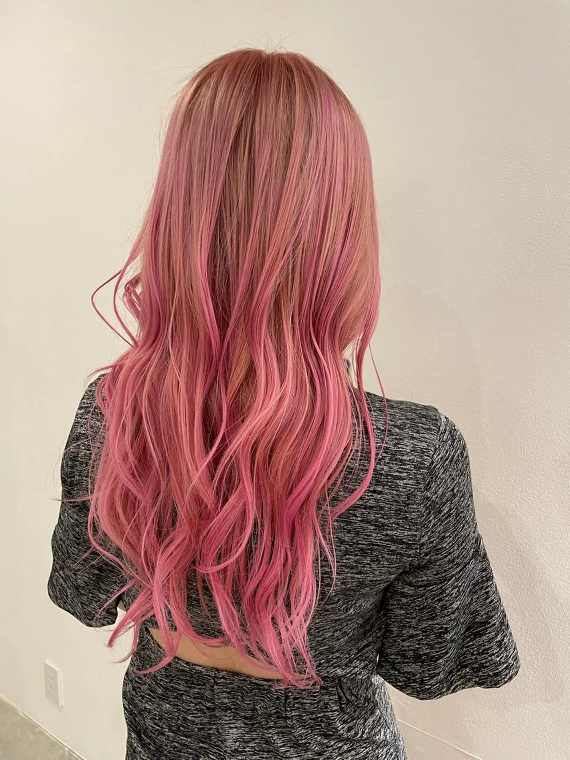 ロング カラー ヘアアレンジ ピンクカラー 💖ASUKA 💜/透明感カラーのヘアスタイル