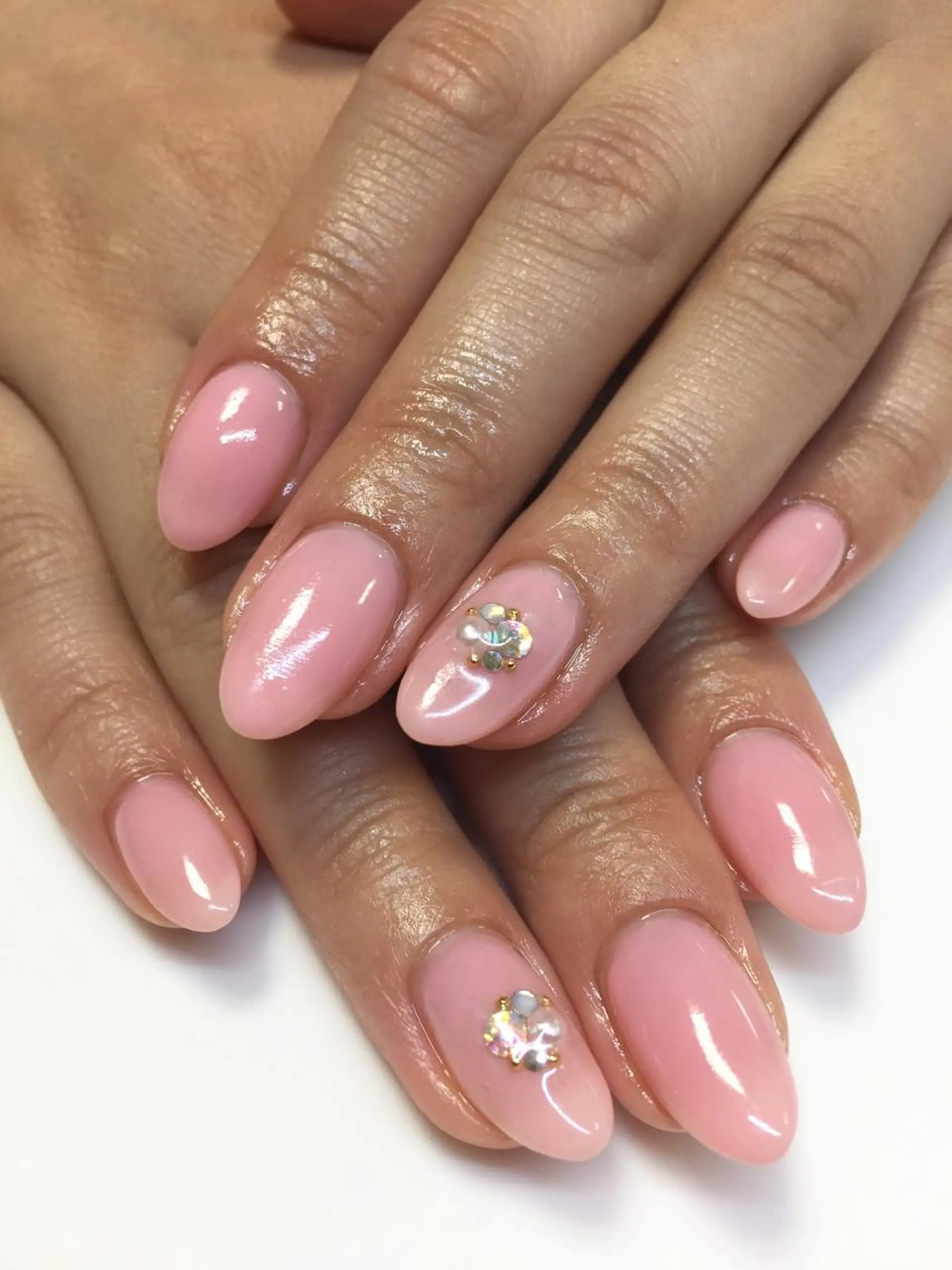 ネイル ワンカラーネイル ストーンネイル 吉村 美咲のネイルデザイン