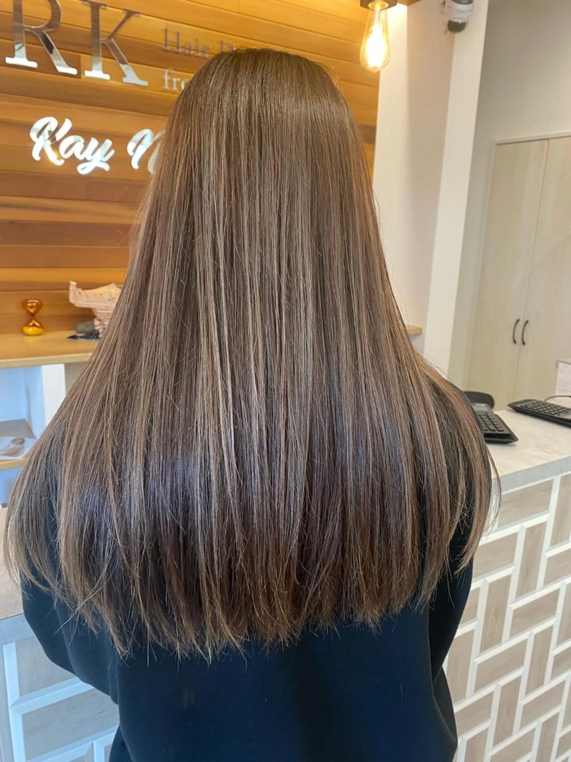 カラー ハイライトカラー ヘアカラー 大芝 沙耶のヘアスタイル