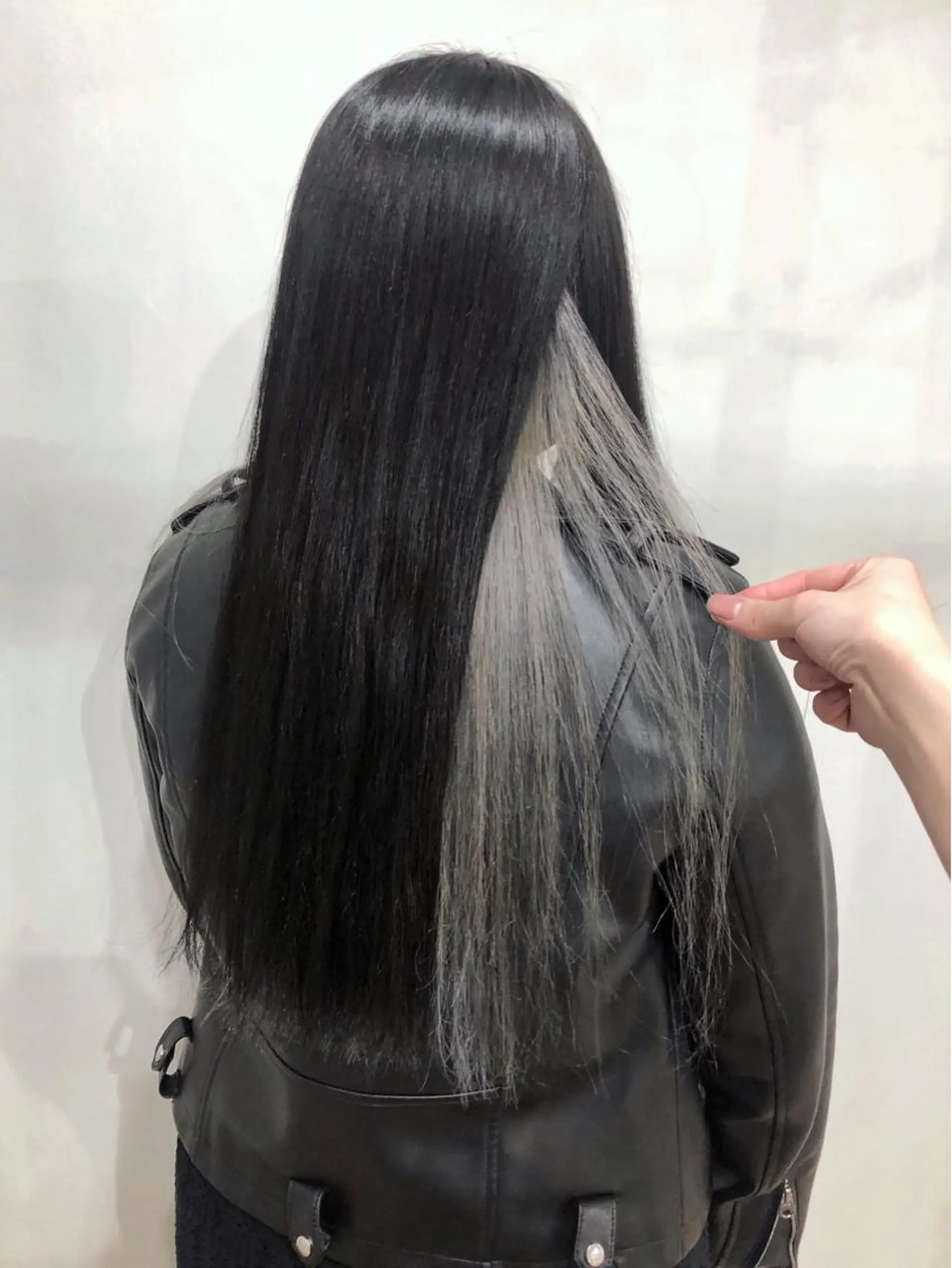 カラー white.所属・white.梅田 デザインカラー🦄のヘアスタイル