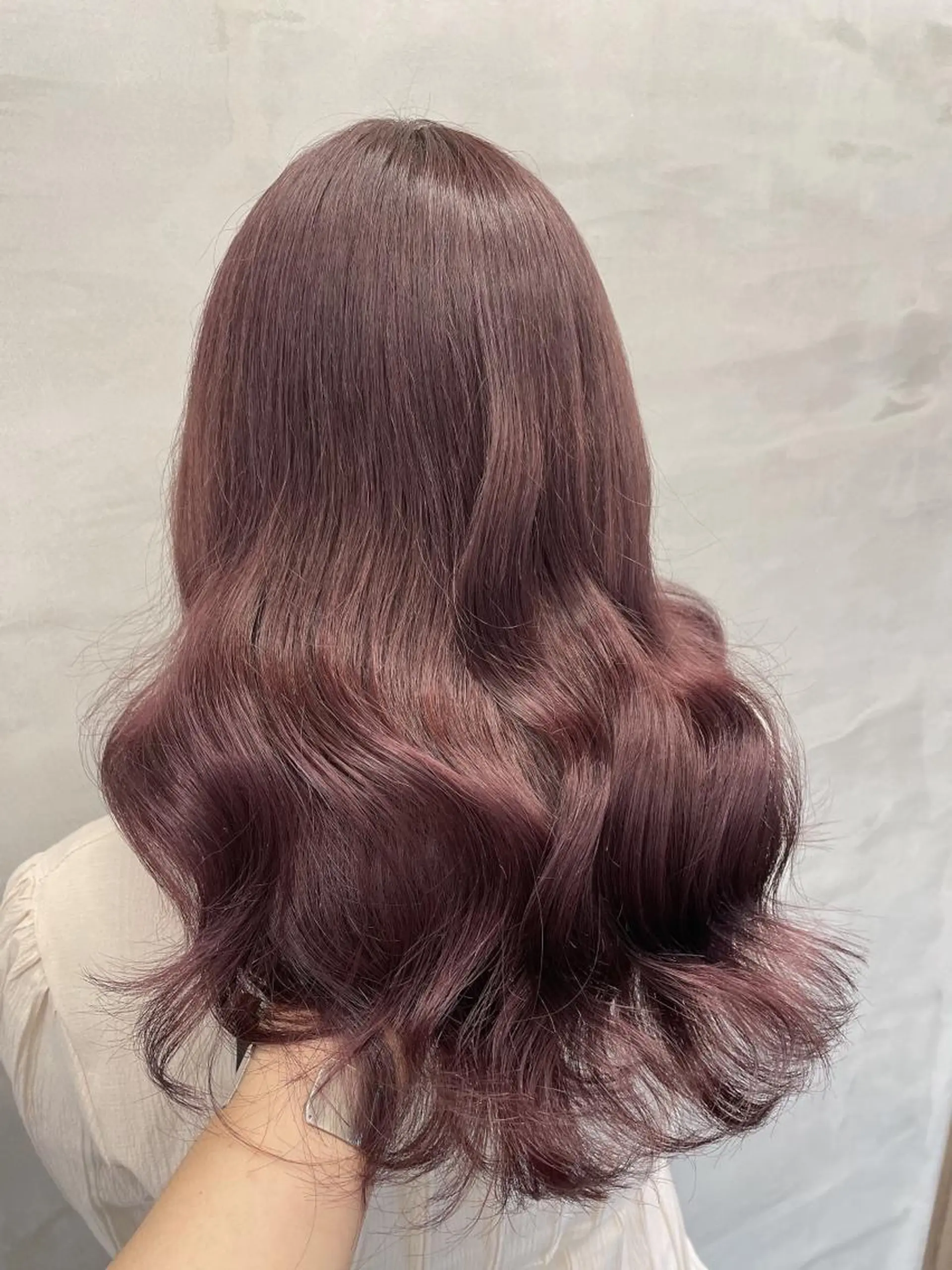 セミロング カラー ヘアアレンジ アッシュ アッシュグレー アッシュグレージュ ベージュカラー ブリーチ 【美髪特化 髪質改善サイトウ】のヘアスタイル