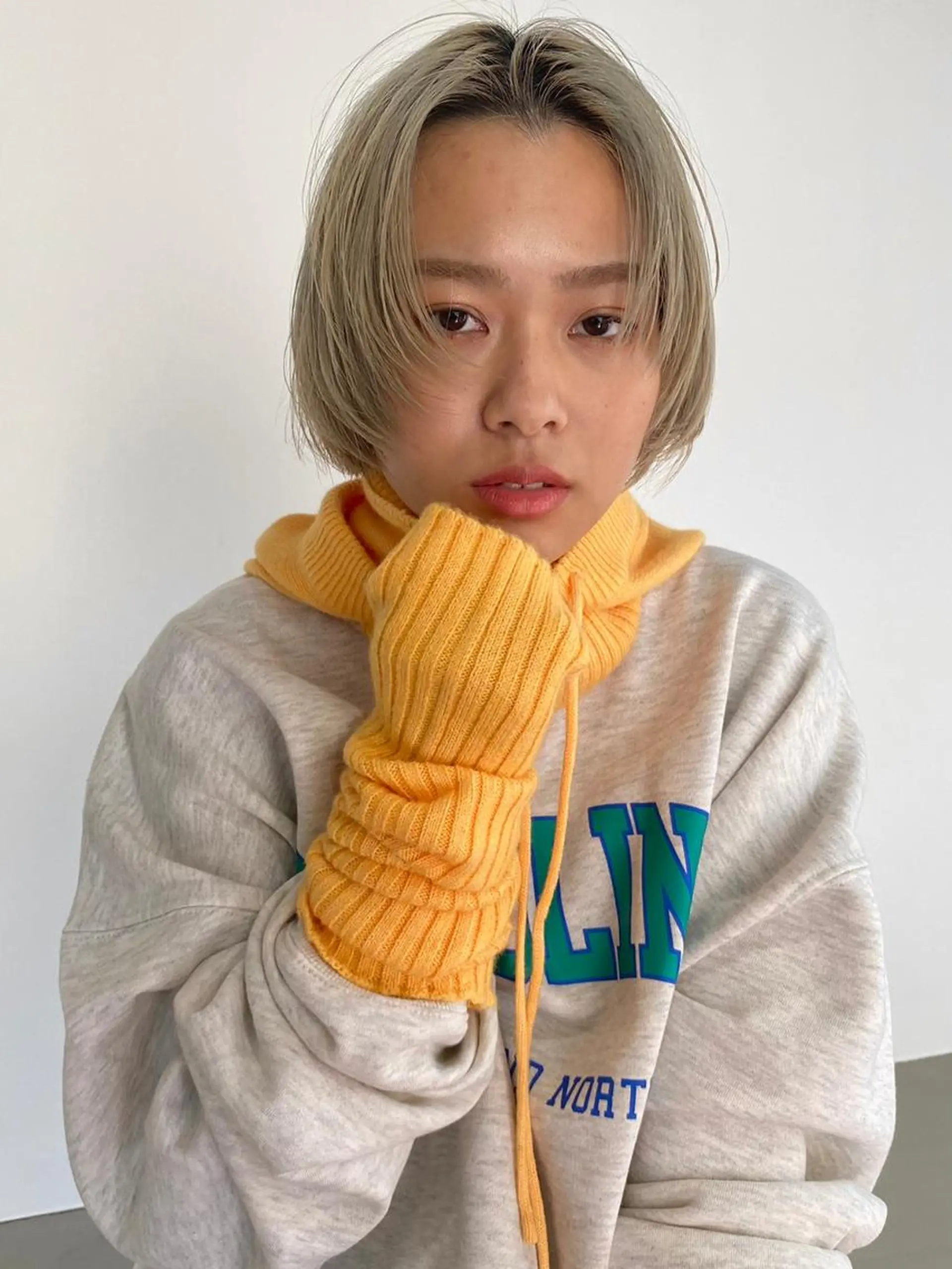 ショート カラー パーマ アディクシーカラー ブリーチ ブロンド ブルーカラー ハイライトカラー カット ヘアカラー CEINE PATHのヘアスタイル