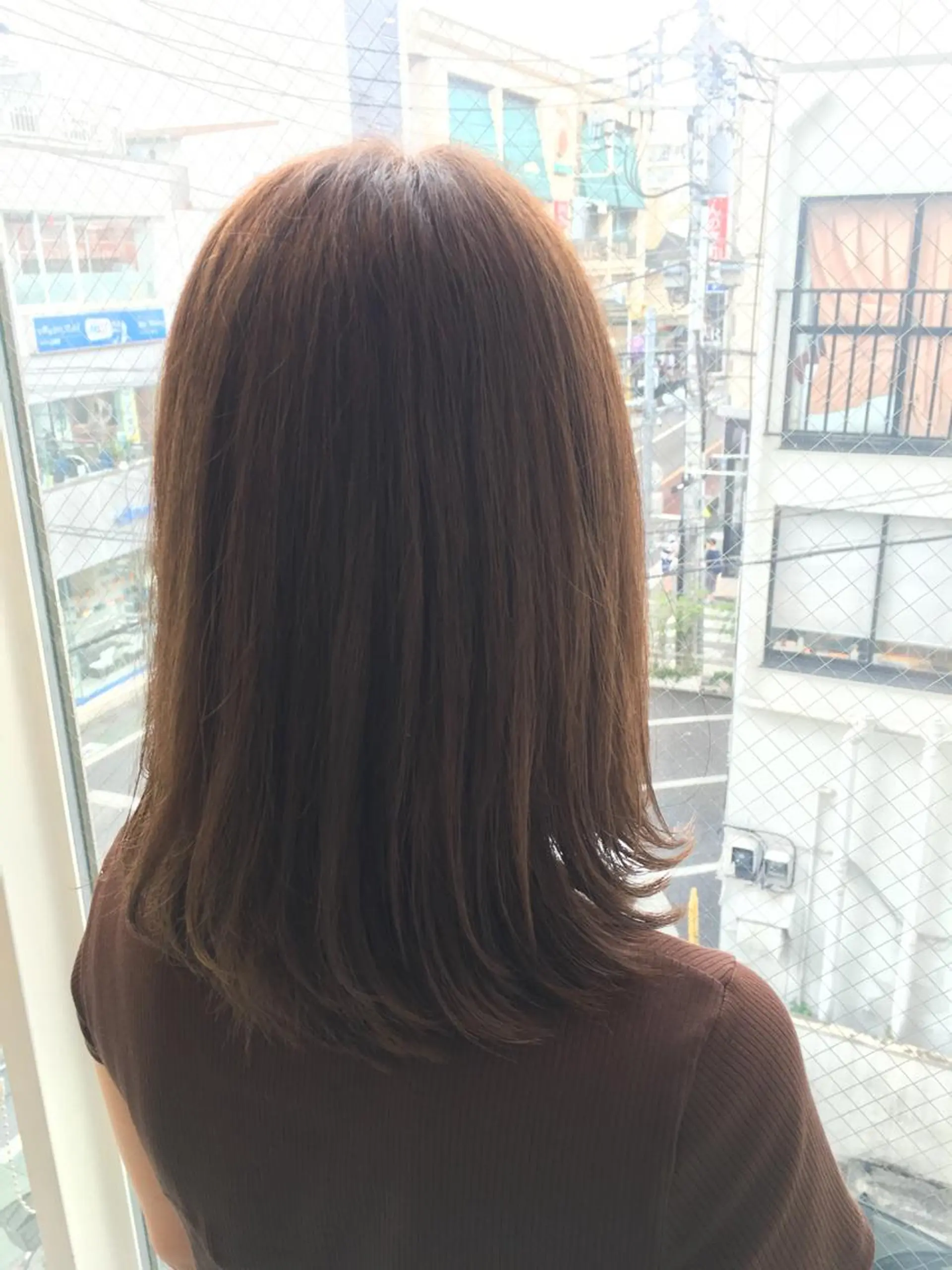 ミディアム カラー ベージュカラー 伸ばしかけ 外ハネヘア 中山 天地のヘアスタイル