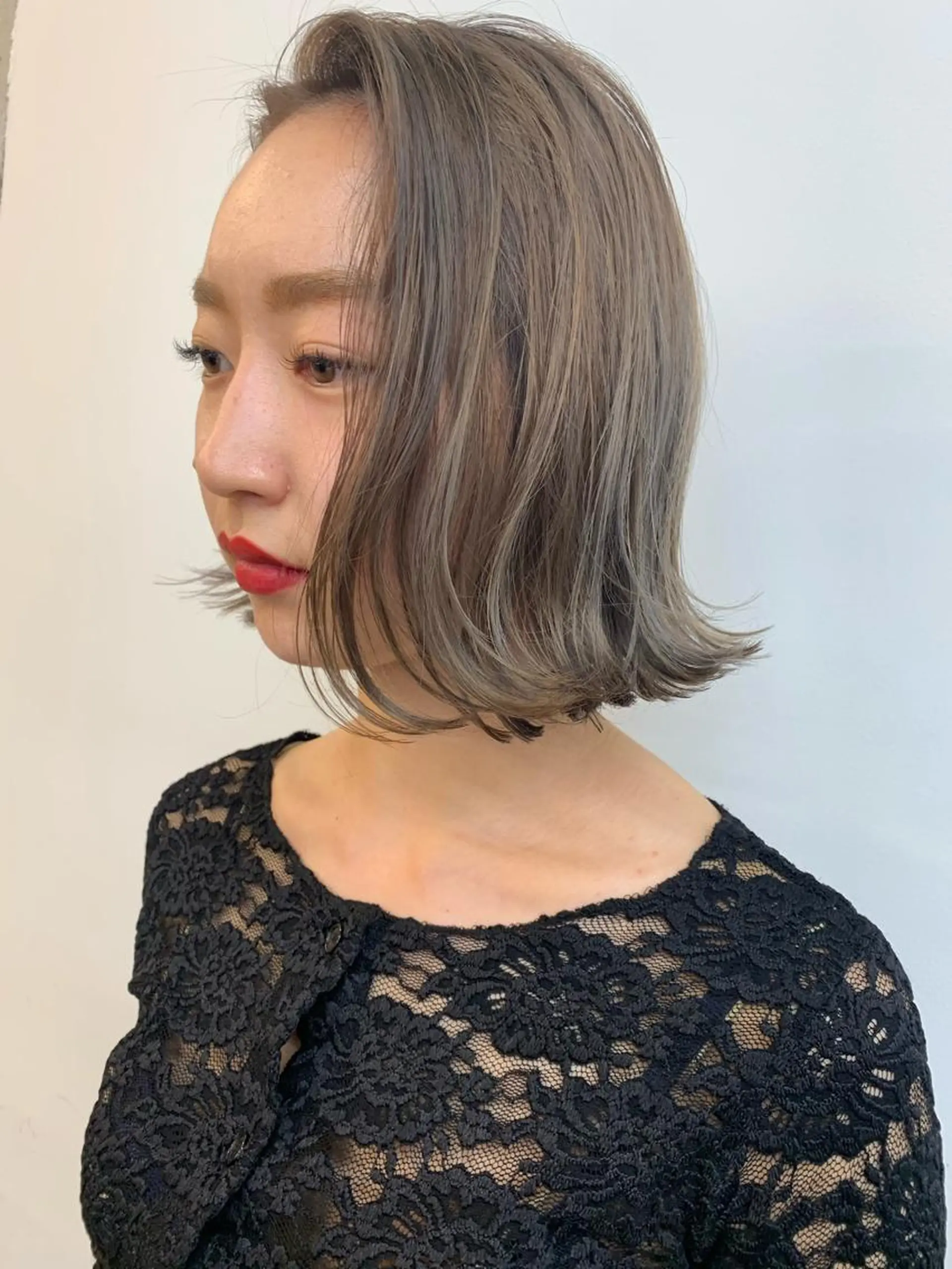 ショート カラー 透明感/オリーブ/ グレージュ/YUKAのヘアスタイル