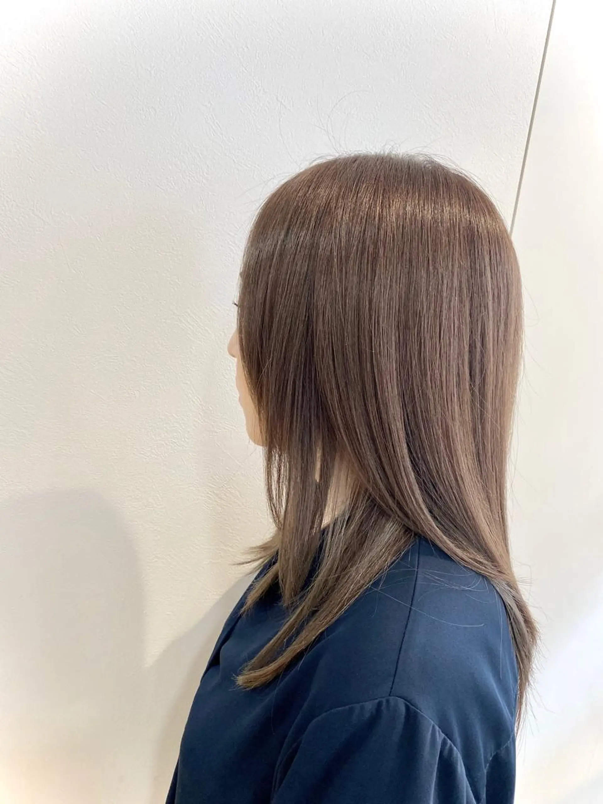 ロング カラー アッシュ ベージュカラー イルミナカラー ヘアカラー トリートメント Kazu .Kのヘアスタイル