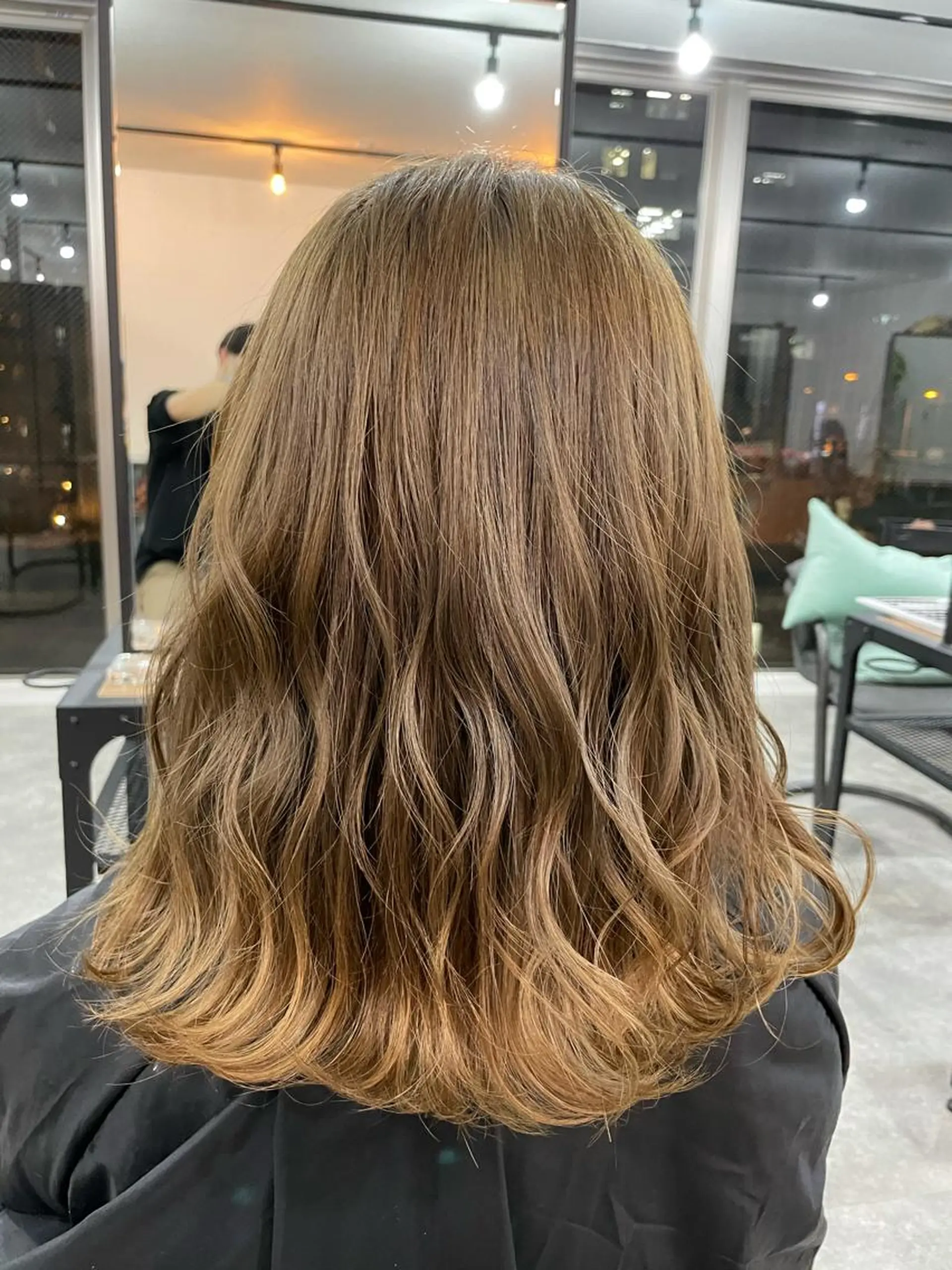 ミディアム カラー パーマ ヘアアレンジ メンズ キッズ ネイル マツエク・マツパ メンズバレイヤージュ メンズブリーチ フェードカット メンズハイライト メンズインナーカラー メンズ特化 しゅうへいのヘアスタイル