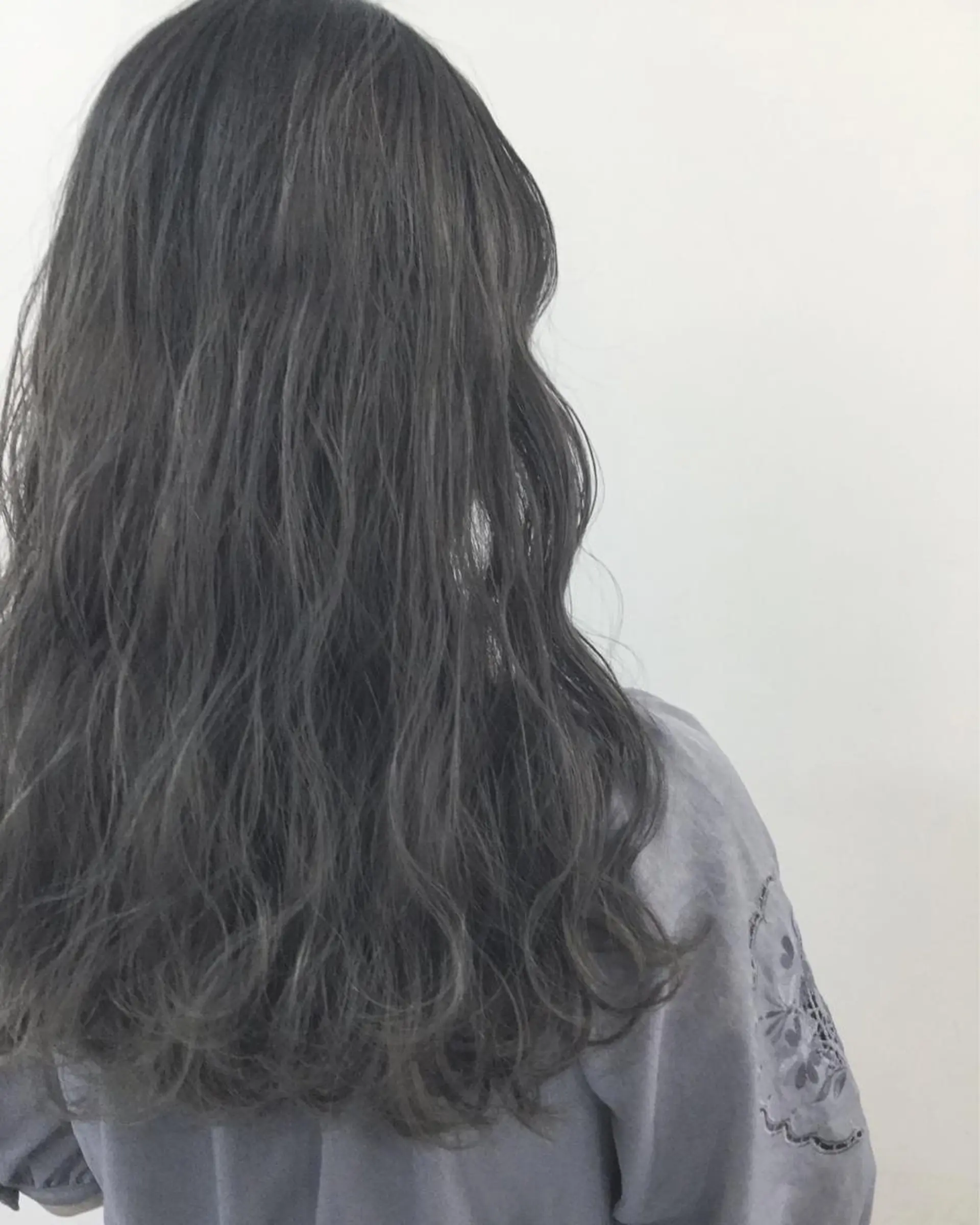 ロング カラー ブルーカラー ハイライトカラー ハイライト ニシオカ タクヤのヘアスタイル