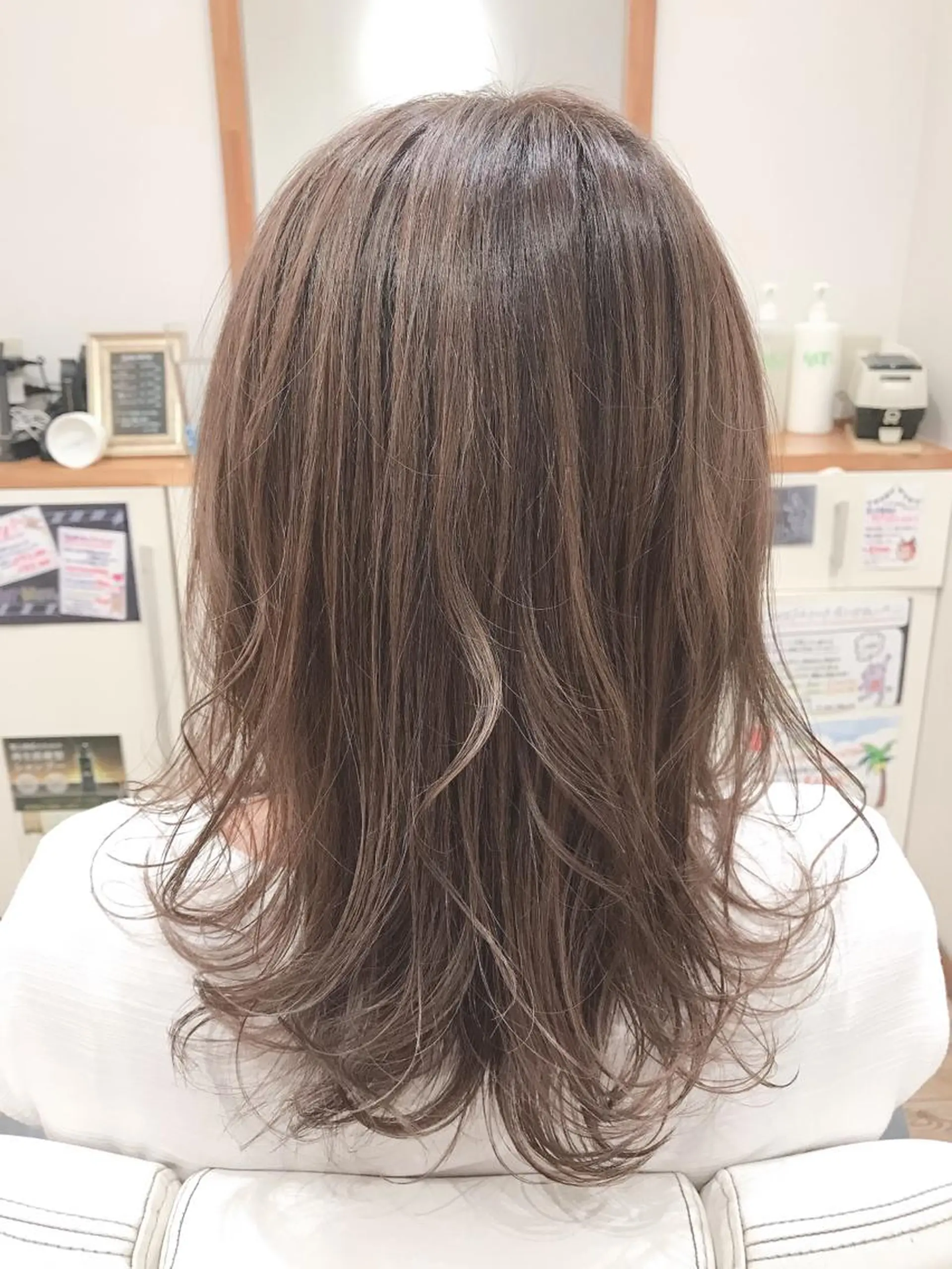 セミロング カラー アザマ　ヤスカツ _rosso 川口のヘアスタイル