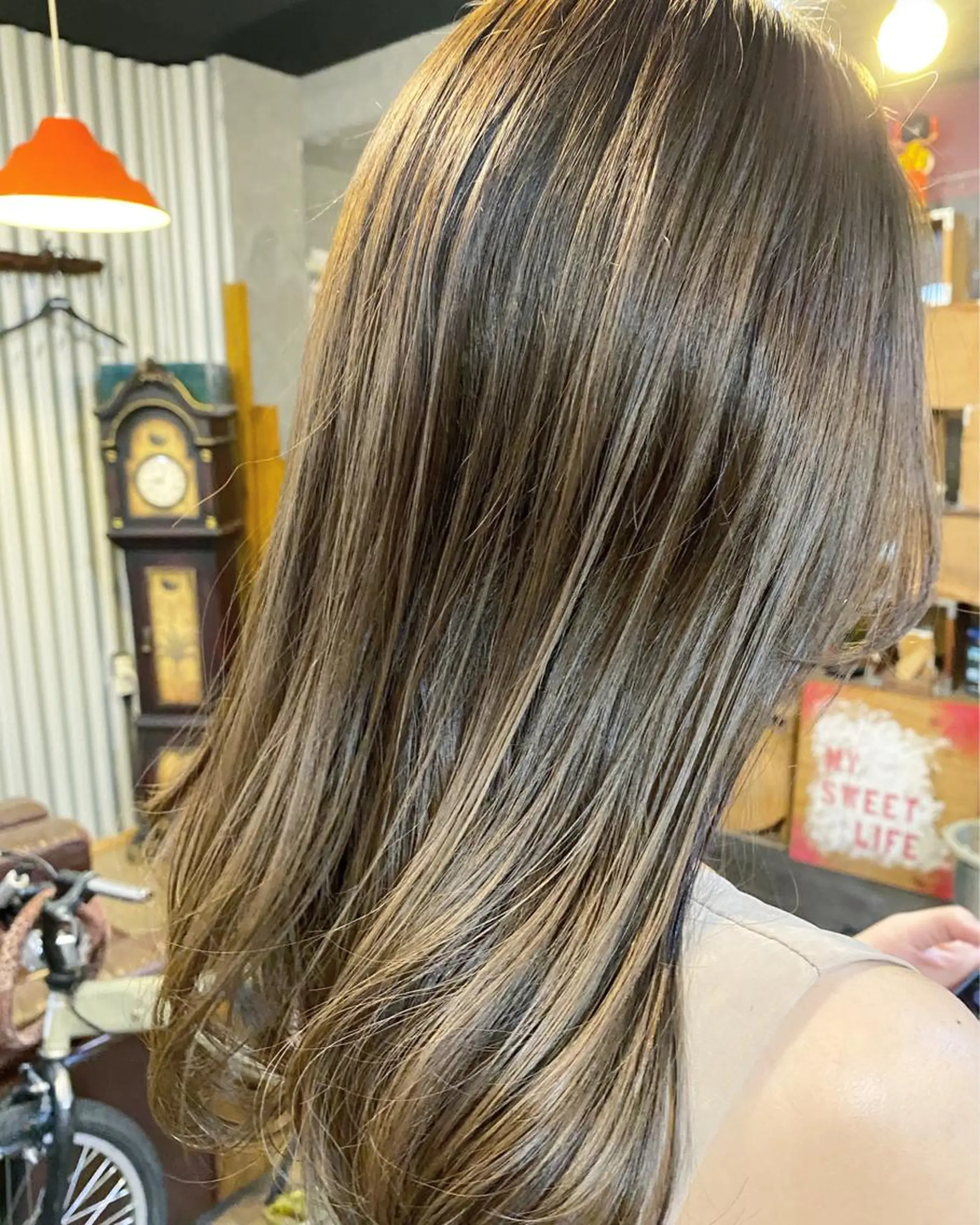 セミロング カラー ブリーチ ダブルカラー ブリーチなしカラー ヘアカラー 玉木 育実のヘアスタイル