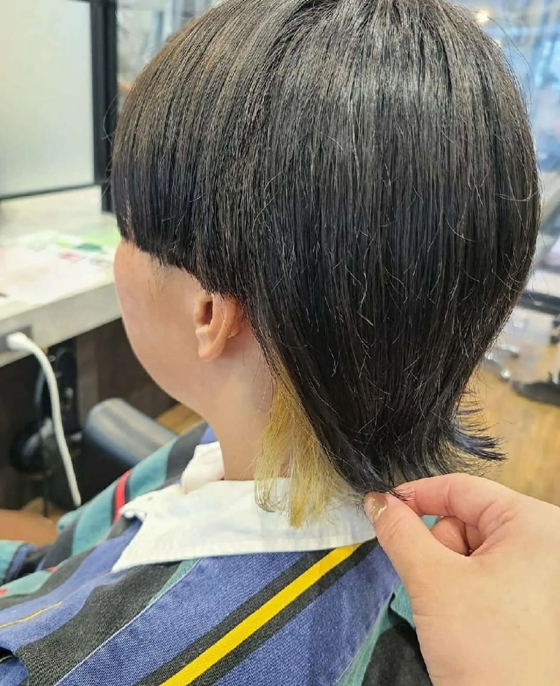 カラー ショート インナーカラー イエローカラー ヘアカラー 関口 友菜のヘアスタイル