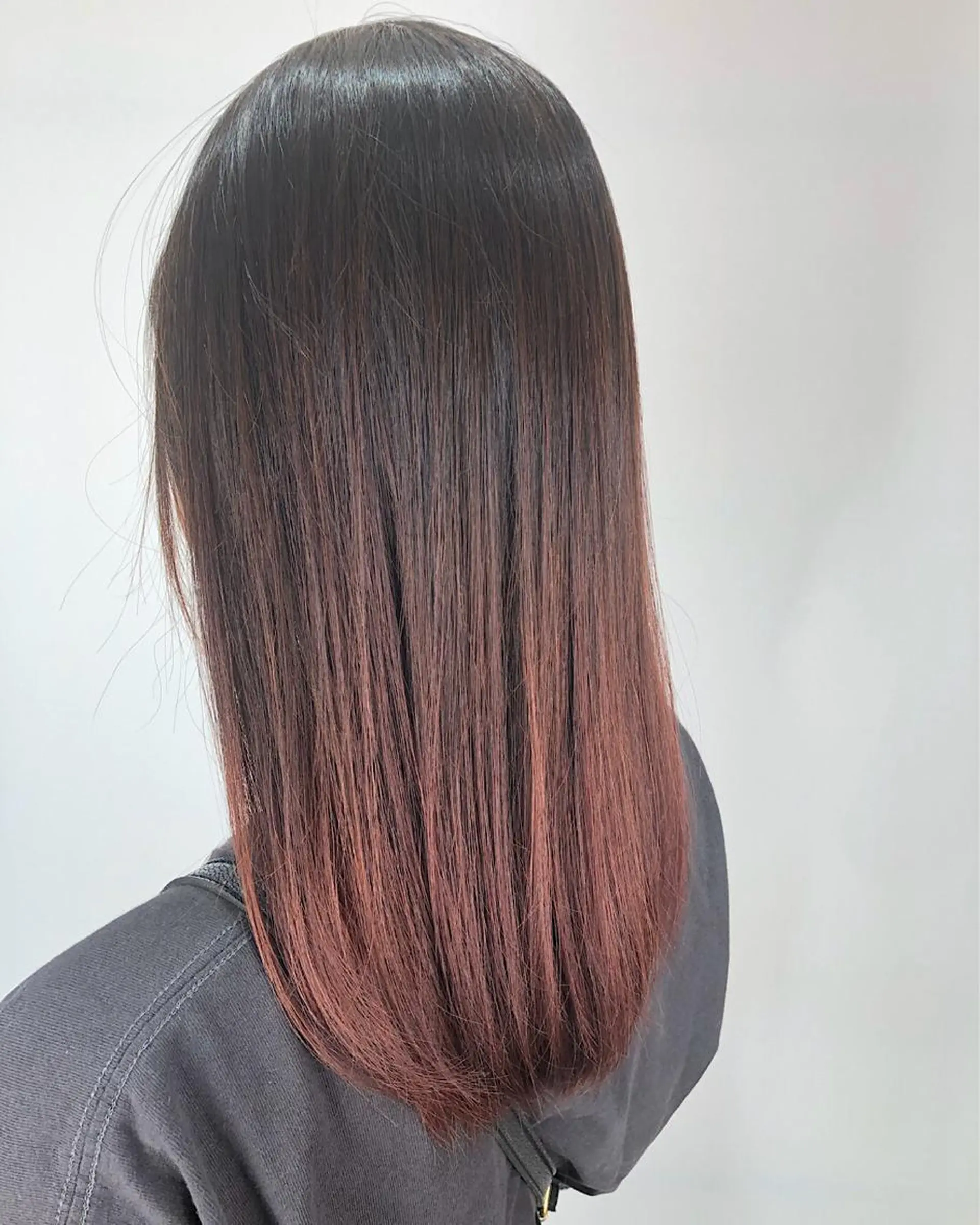 ロング カラー インナーカラー/ ストレート/奥野洸也のヘアスタイル