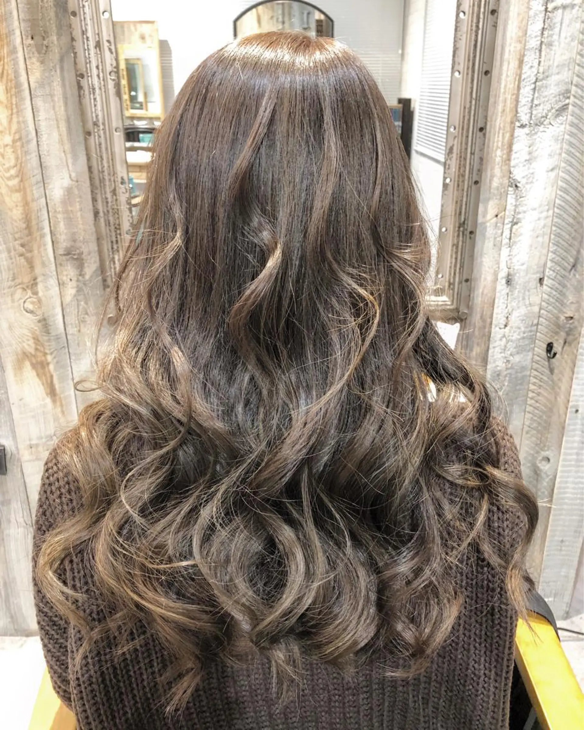 ロング ハイライト カット ヘアカラー トリートメント 川野 賢のヘアスタイル