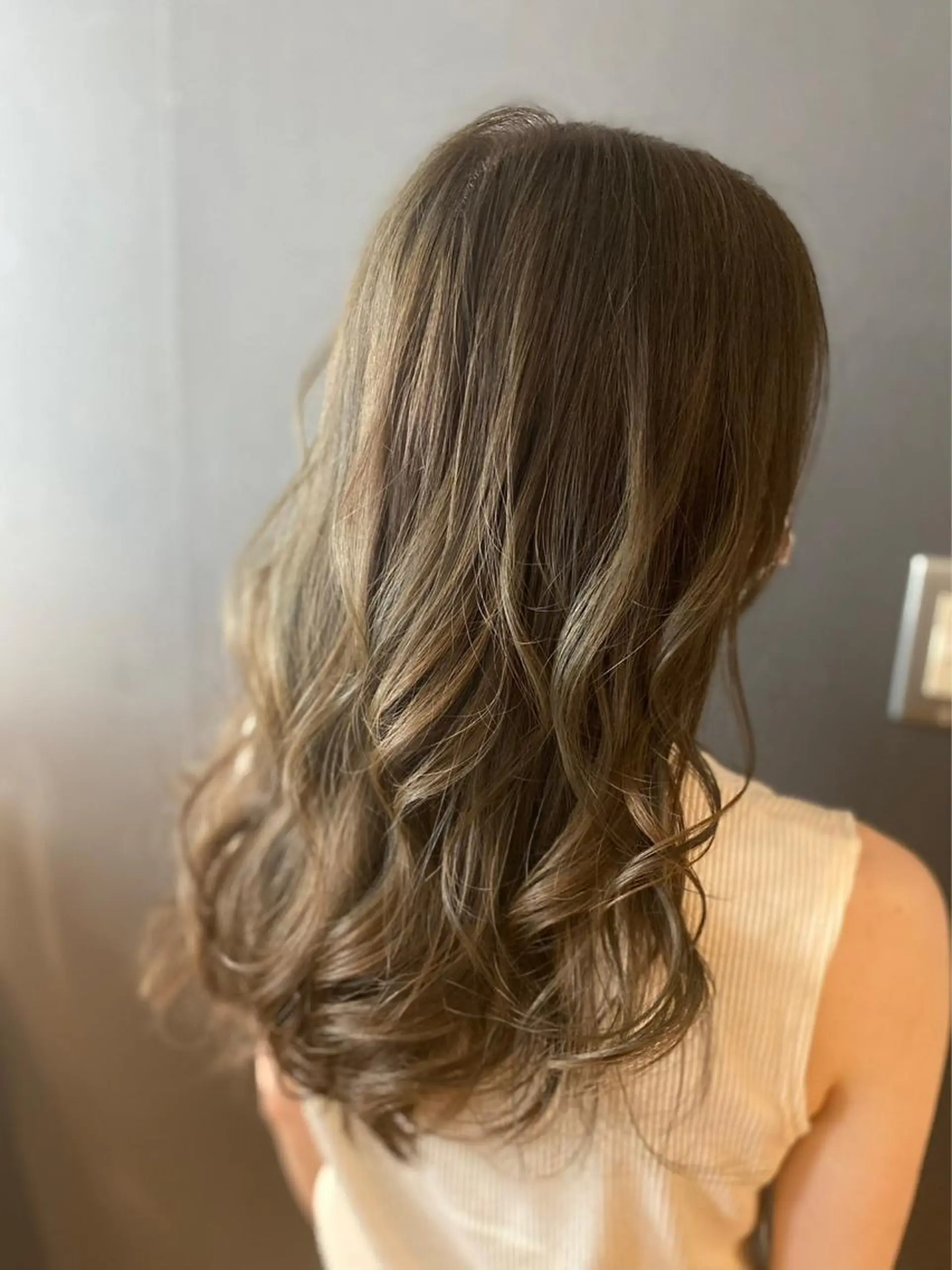 カラー La fith hair letter所属・西山 花のヘアスタイル