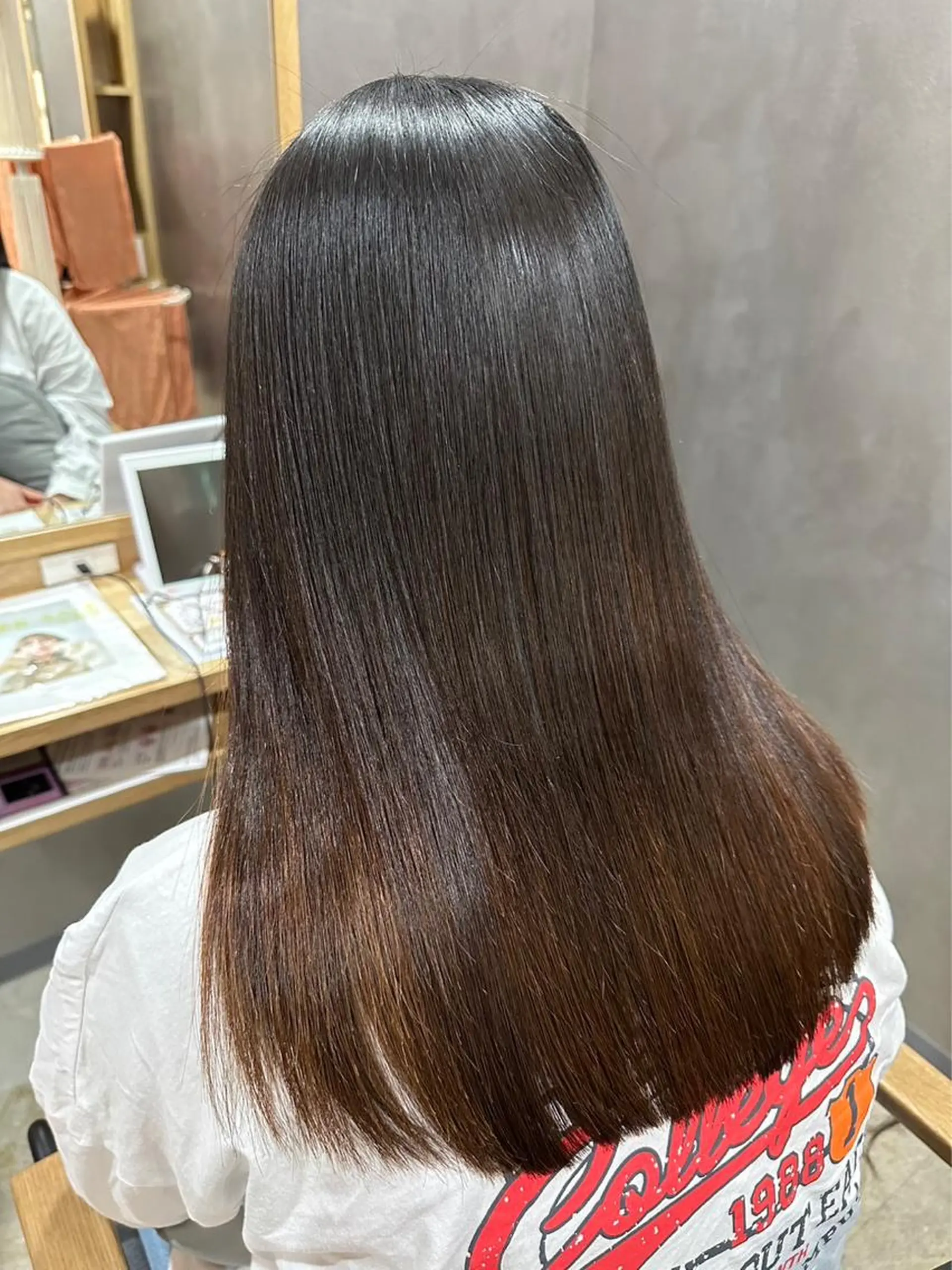 ミディアム 縮毛矯正 inity　杉本 美羽のヘアスタイル