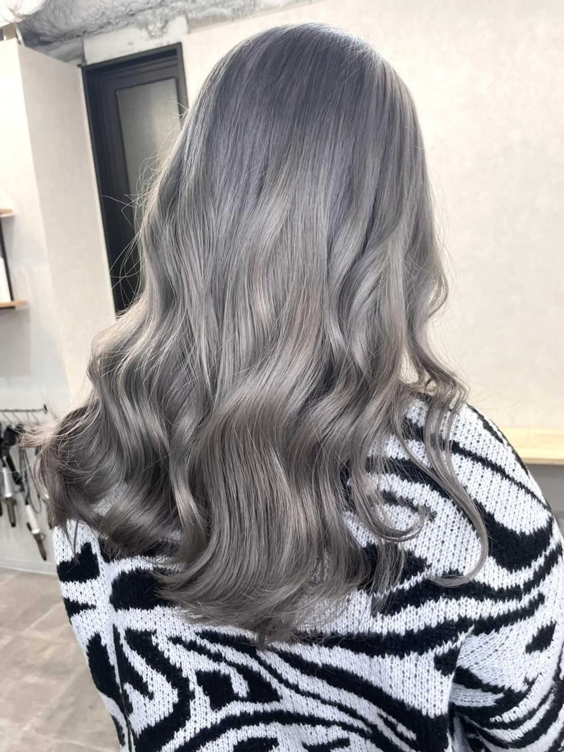 セミロング ヘアアレンジ カラー ハイトーン カラーのヘアスタイル