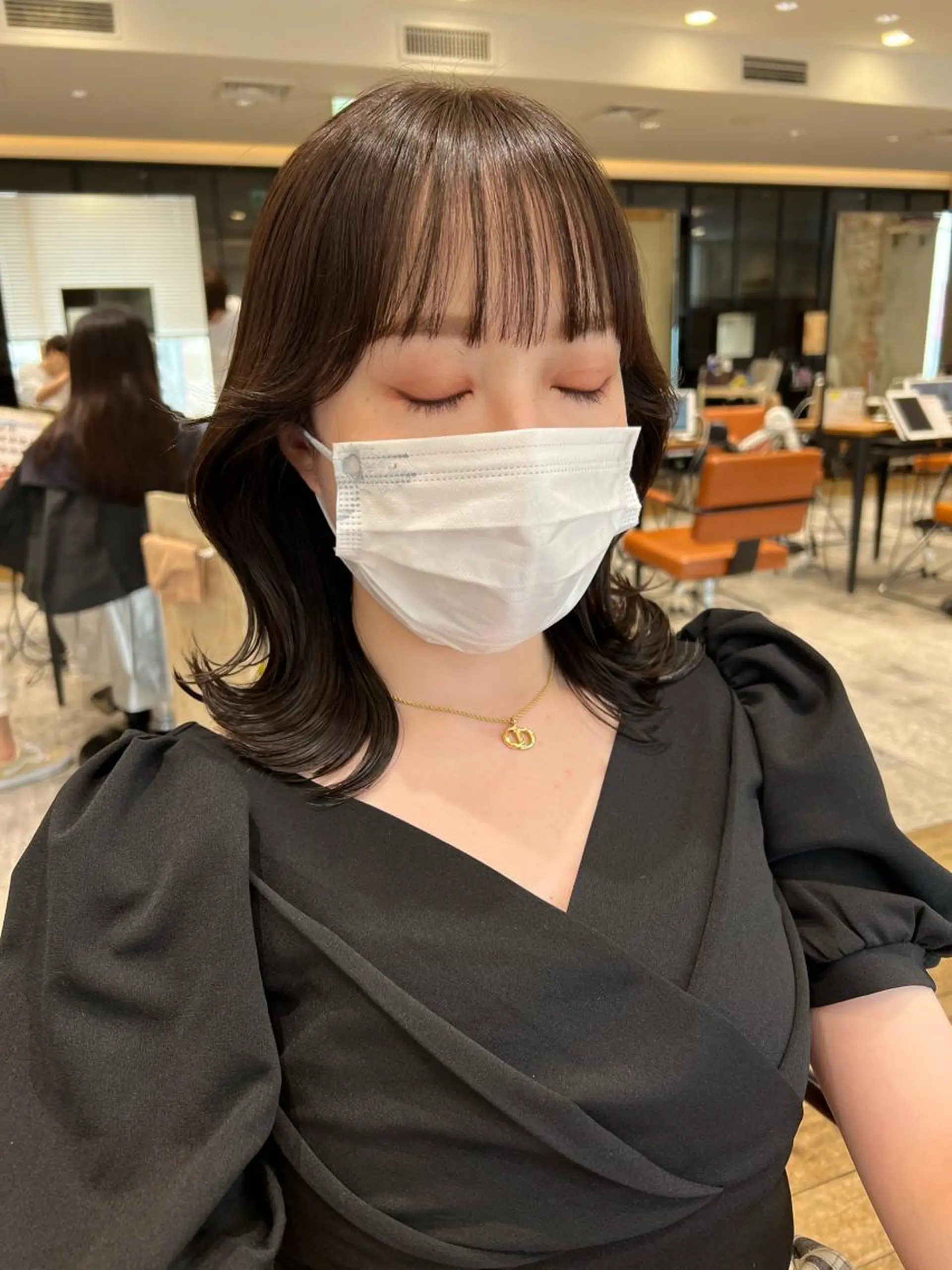 ミディアム カラー パーマ ヘアアレンジ イルミナカラー くびれヘア 顔周りカット 髪質改善 韓国風ヘア 日本一の小顔カット/ ボブ/顔周り/韓国のヘアスタイル