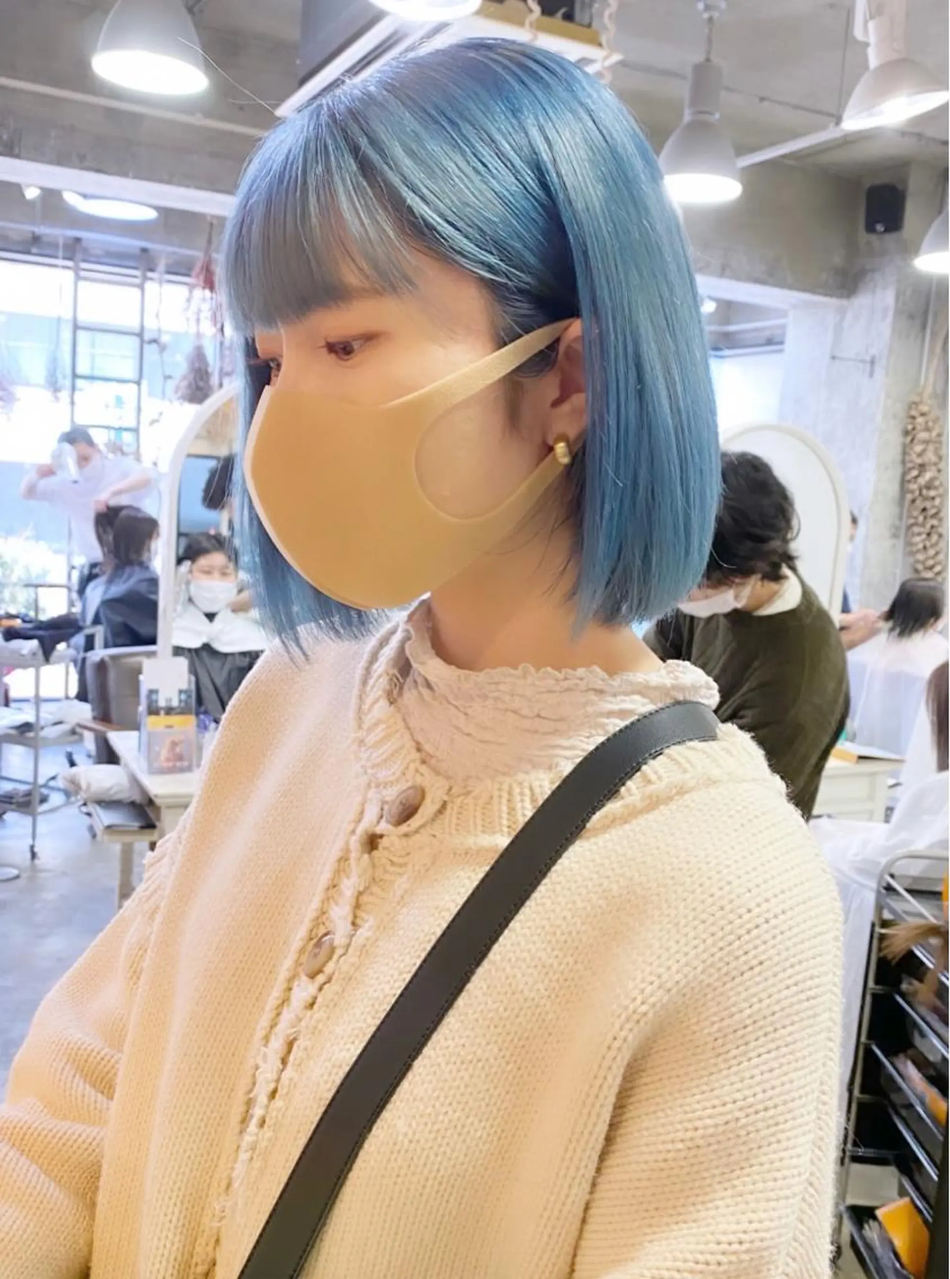 ミディアム カラー ベージュカラー ブルーカラー ハイトーンカラー ホワイトベージュ Piaコータロー ハイトーン&‪ボブのヘアスタイル