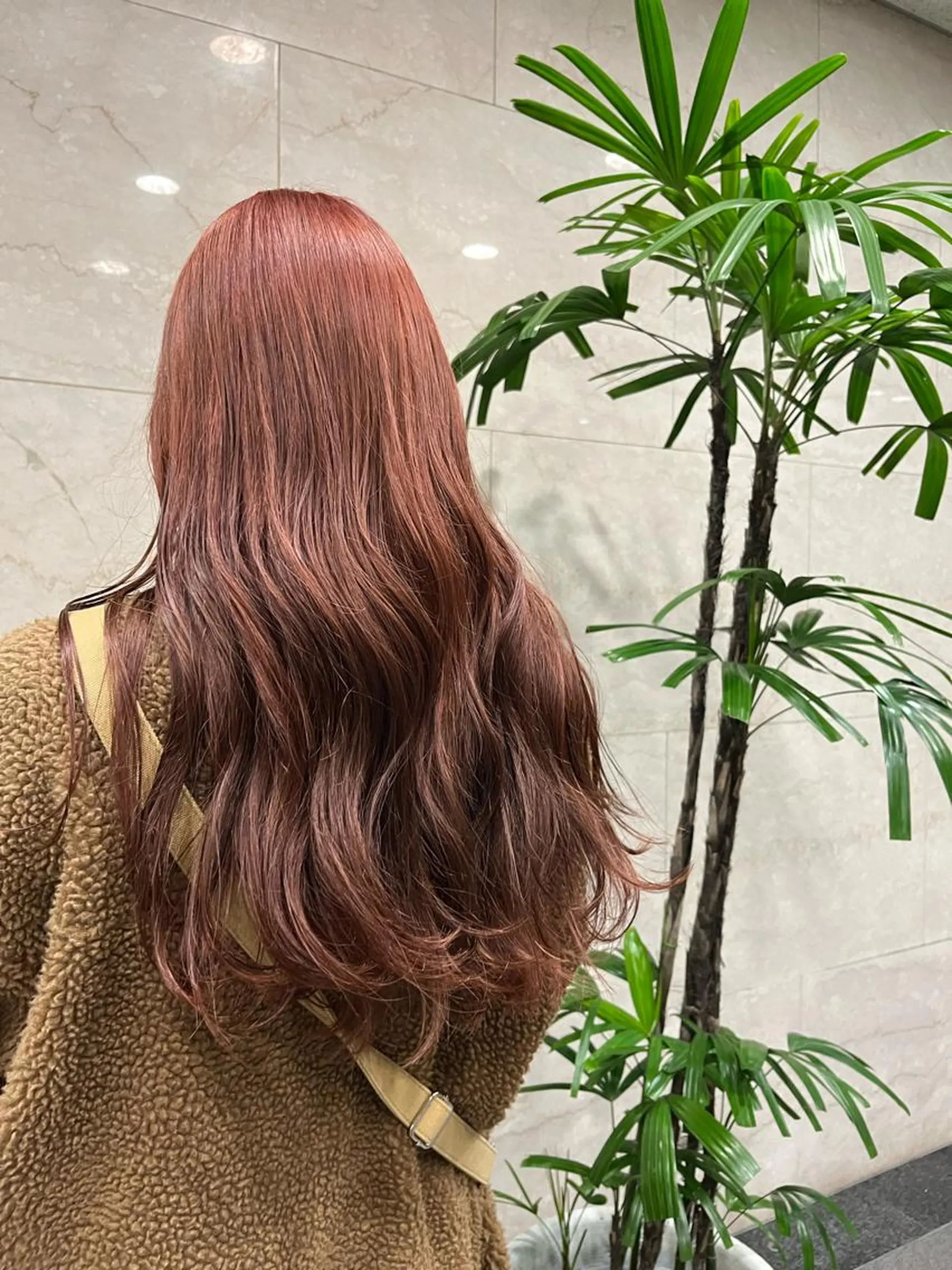 カラー オレンジ オレンジピンク ピンクカラー カット ヘアカラー こまつばらみお/レイ ヤー/ダブルカラーのヘアスタイル