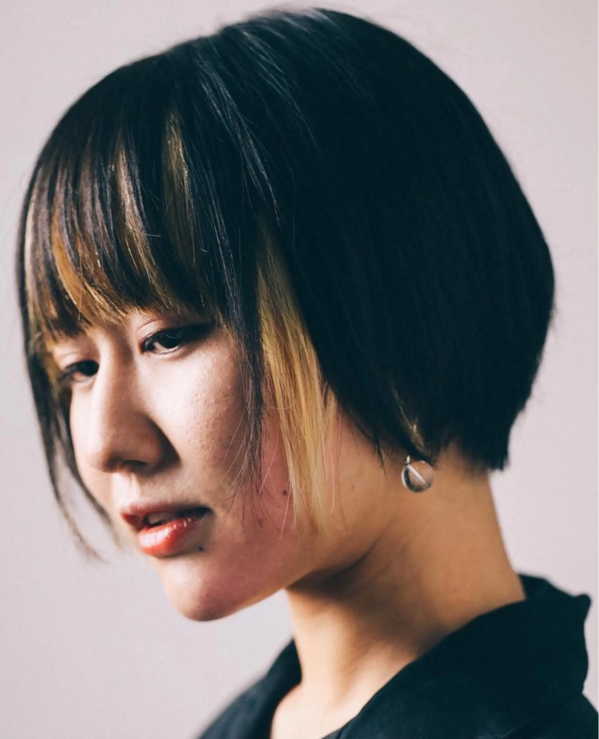 ショート カラー ブリーチ 🩵小野 えりか🩷のヘアスタイル