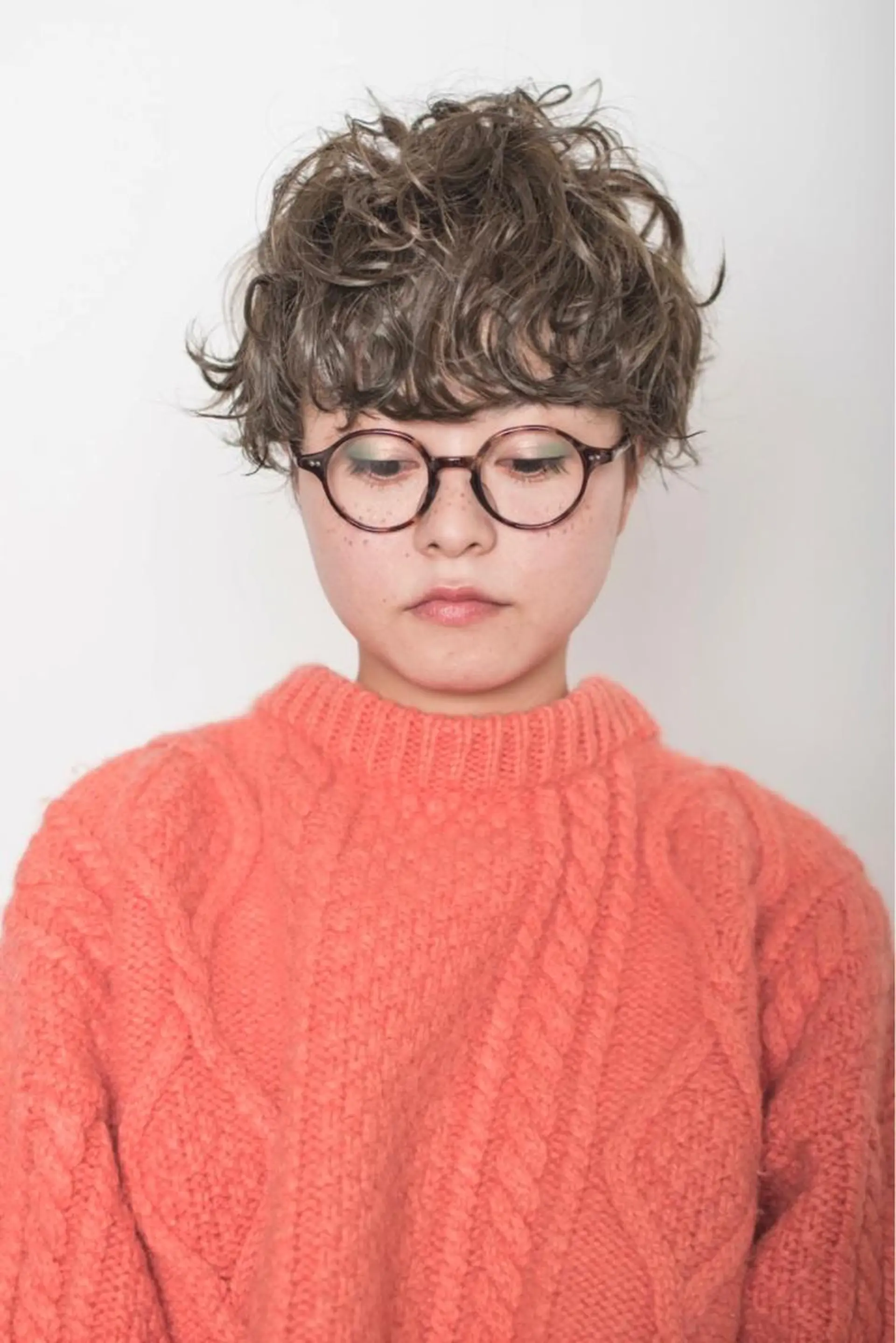 ショート カラー パーマ ショートヘア AND THE BRICKS所属・AND THE BRICKS北川珠紀の眉毛・アイブロウイメージ