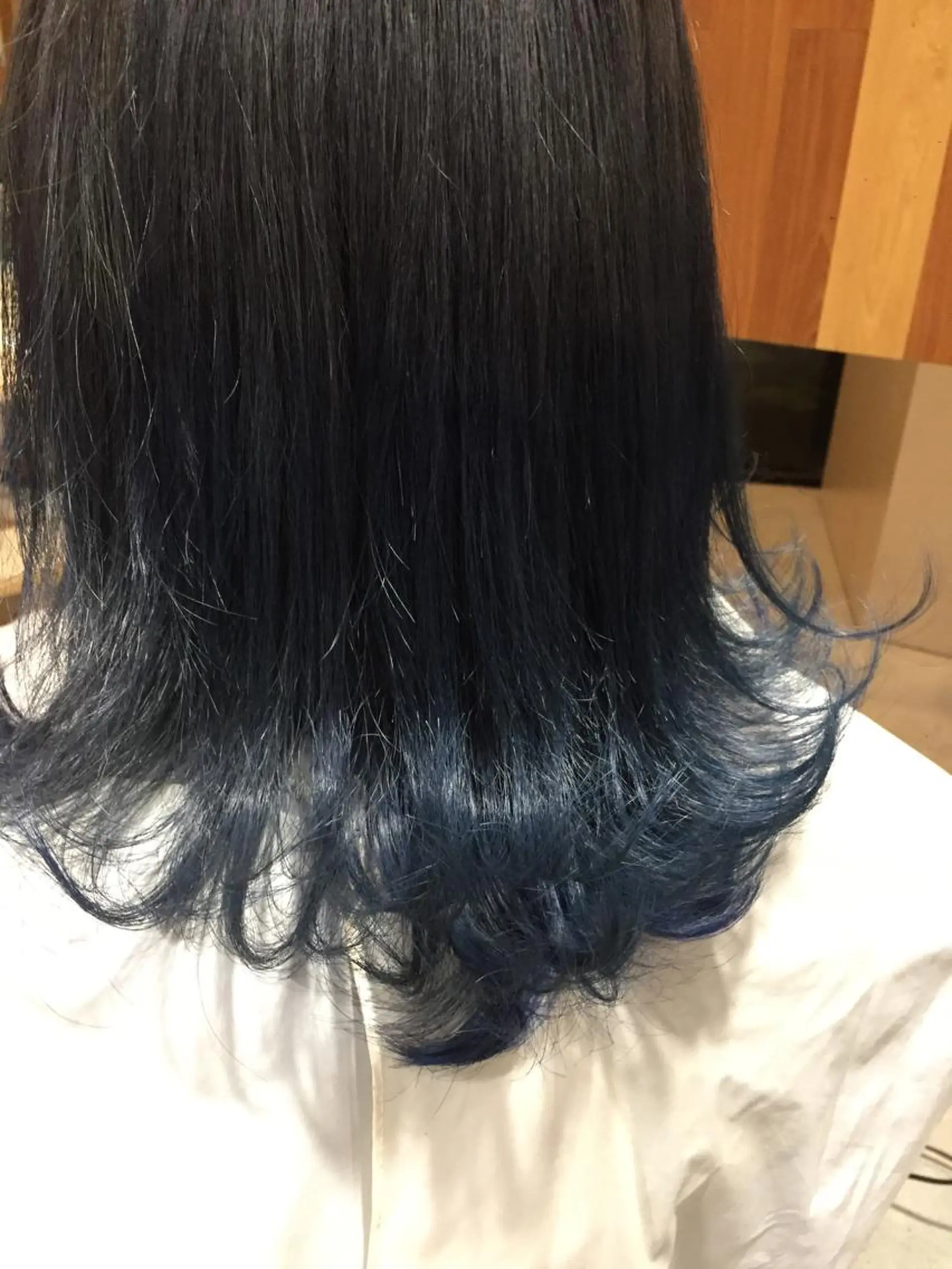 ミディアム カラー ブルーカラー グラデーションカラー ボブ ニシムラ コウイチのヘアスタイル