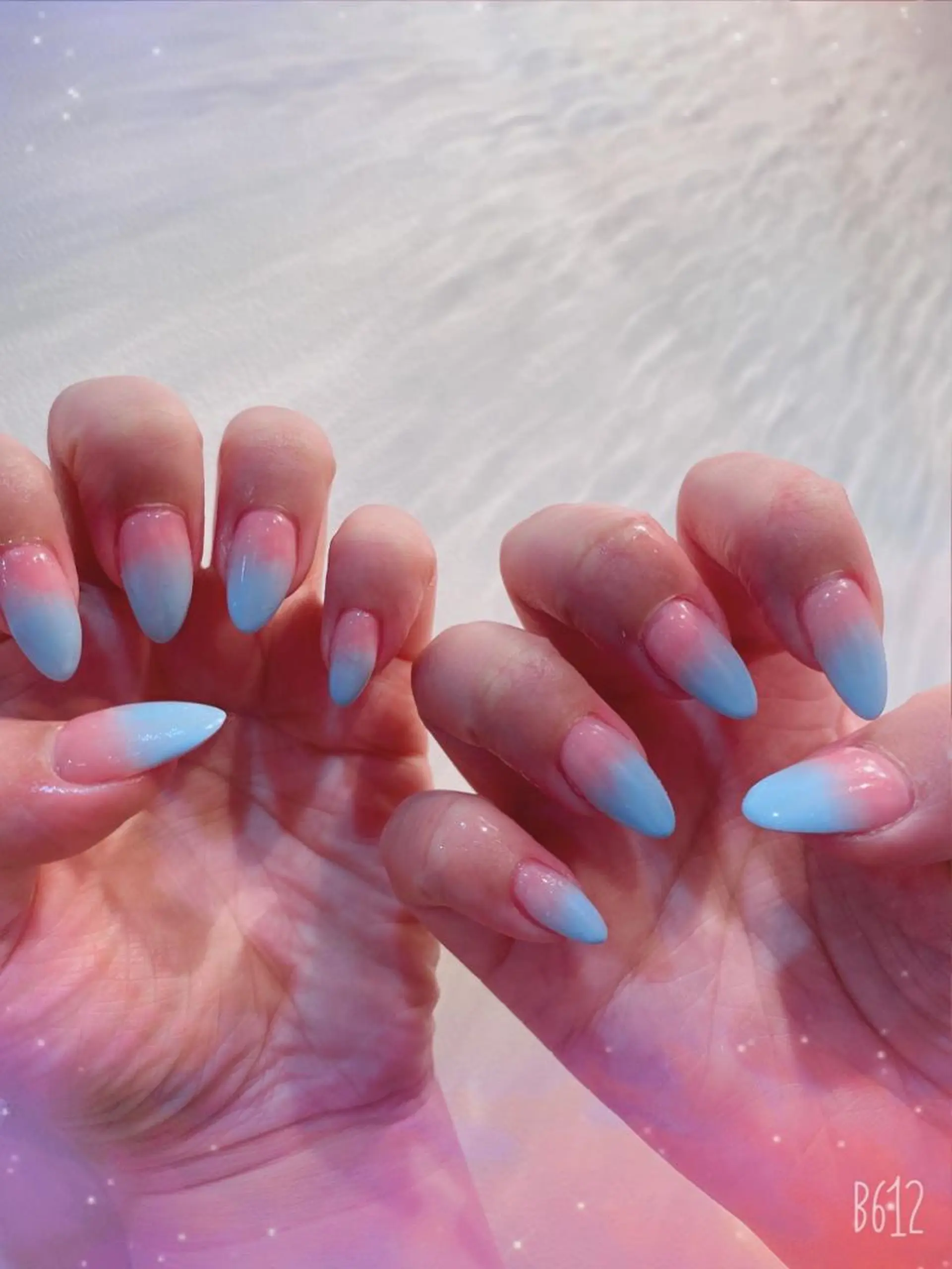 ネイル ブルー グラデーション ピンク 夏ネイル wooone所属・鶴橋wooone nail.rieのネイルデザイン