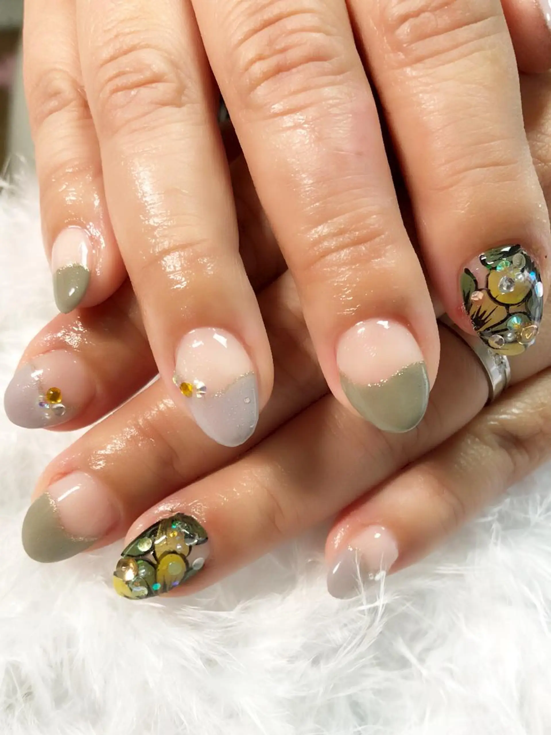 ネイル シンプルネイル 冬ネイル クリスマス ハンドネイル CITRAtotal beautyのネイルデザイン