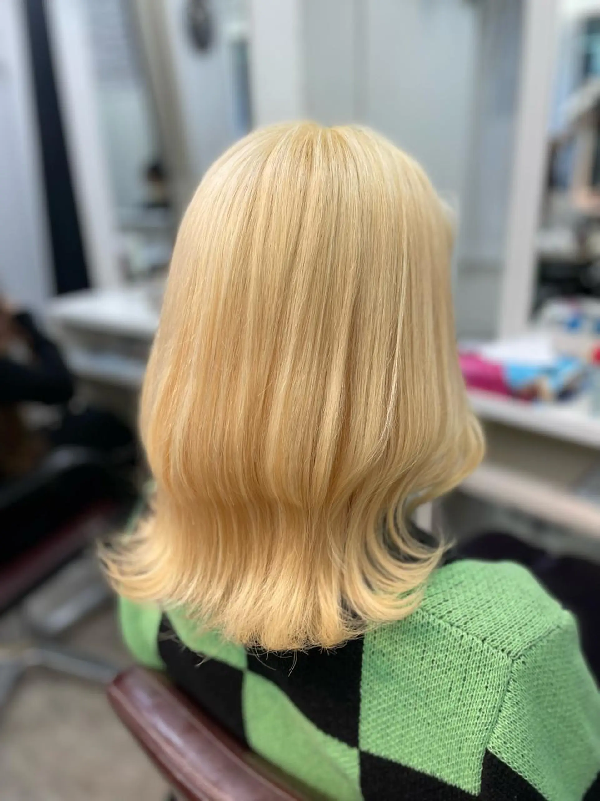 ミディアム カラー ブリーチ ヘアカラー ヘアセット 韓国ヘア🤍髪質改善 🇰🇷AKANEのヘアスタイル