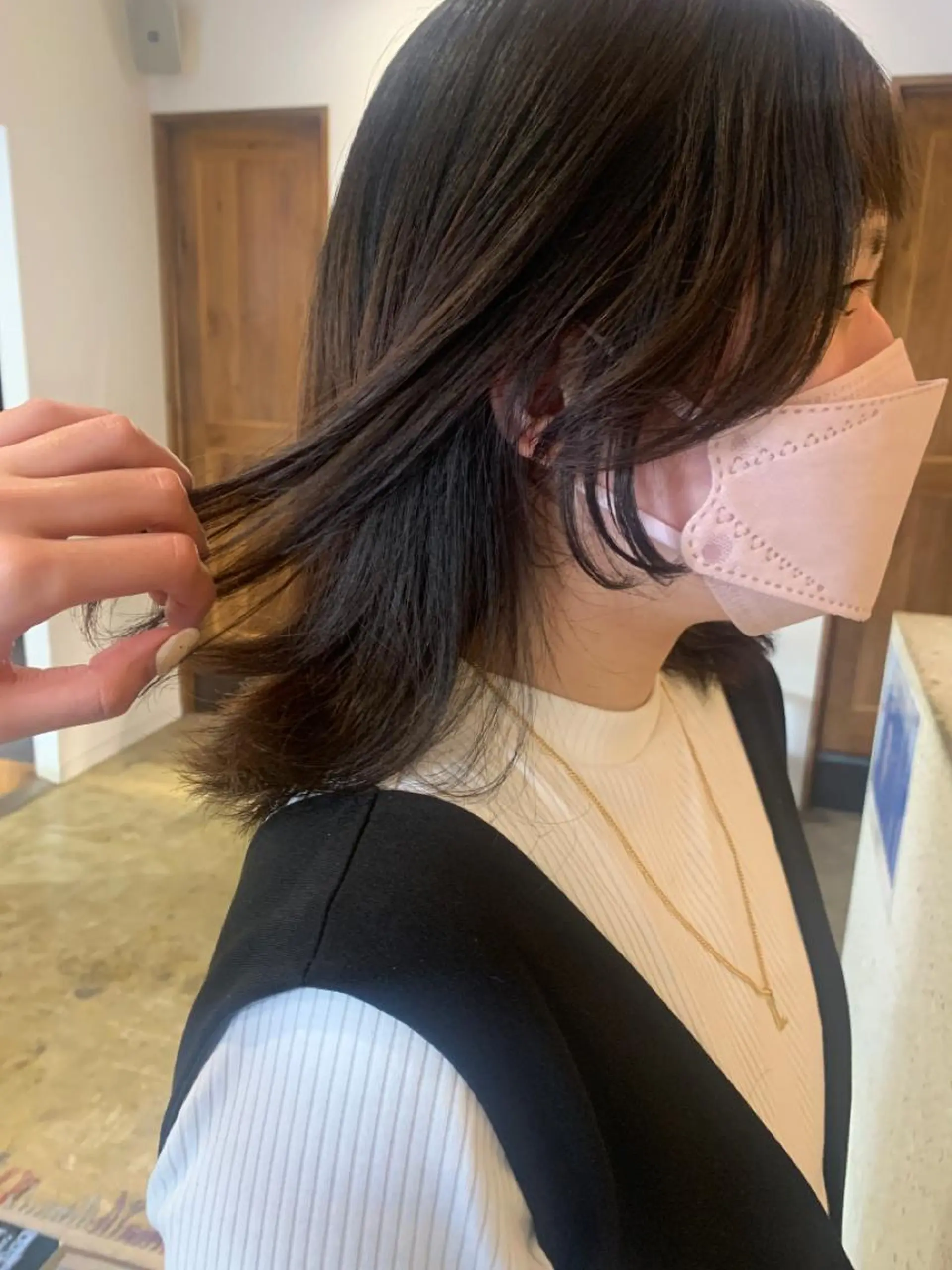 ミディアム レイヤーカット RIO .のヘアスタイル