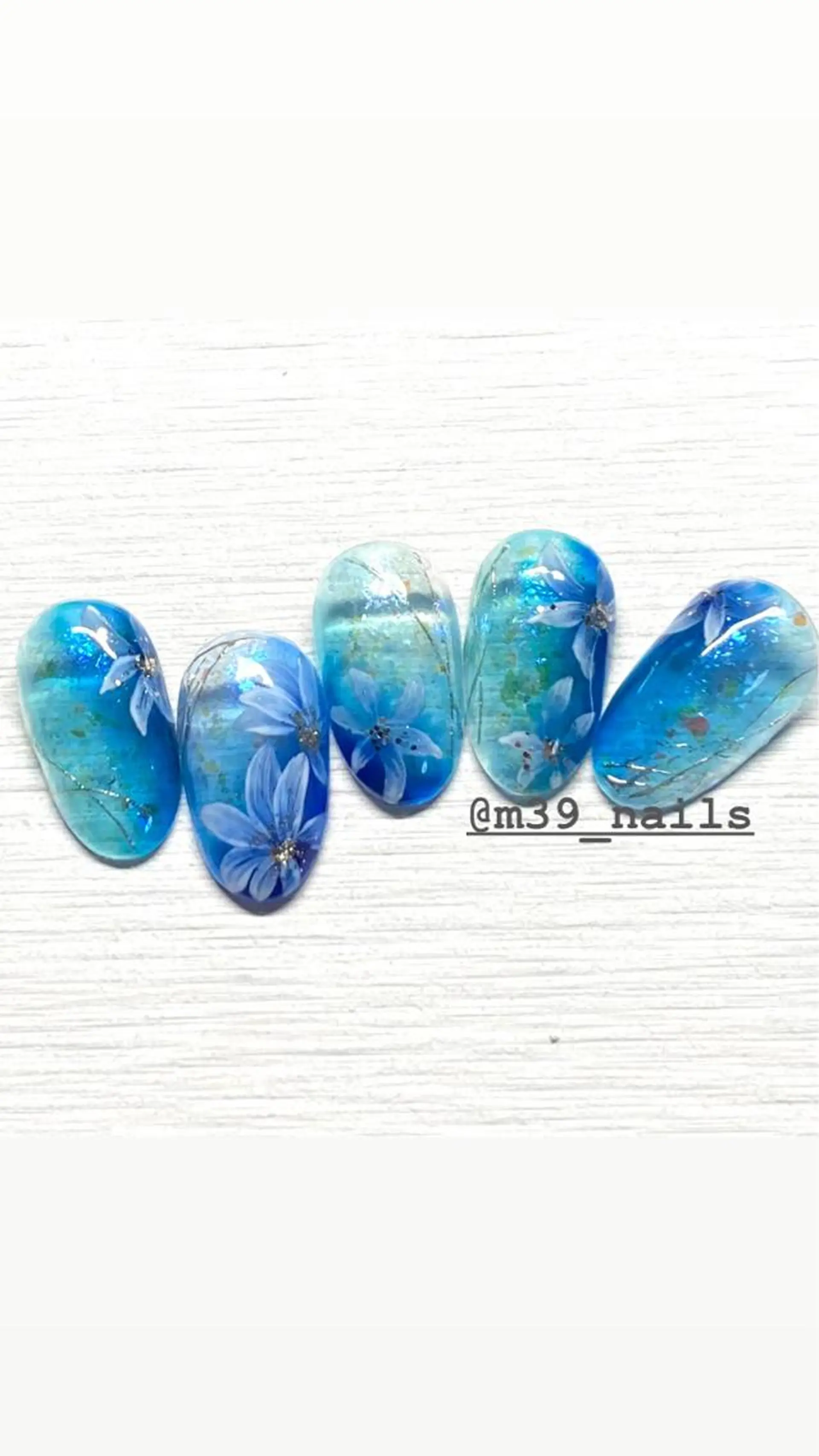 ネイル ホワイト 39-nails EharaMikuのネイルデザイン