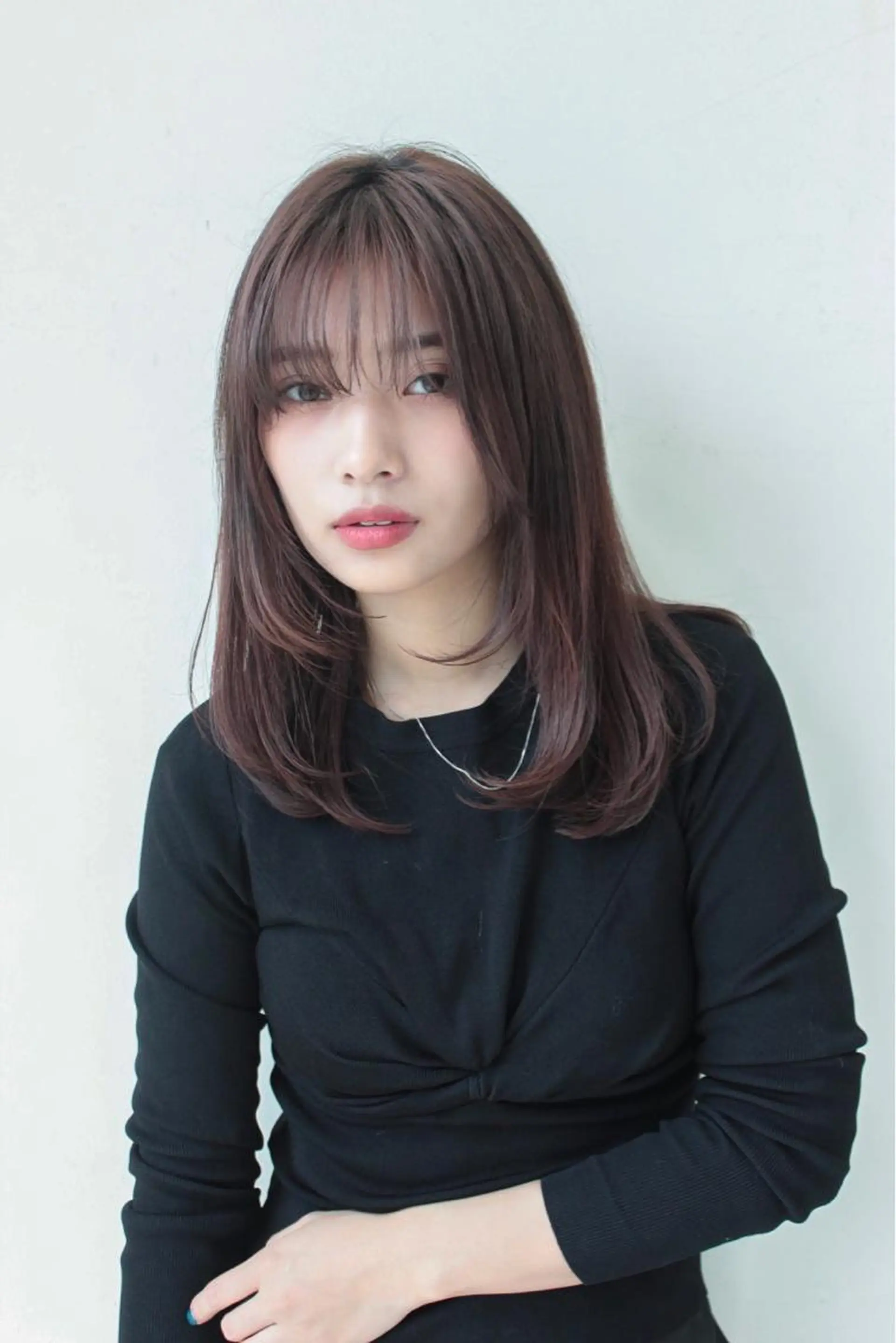 セミロング 中東 真子のヘアスタイル