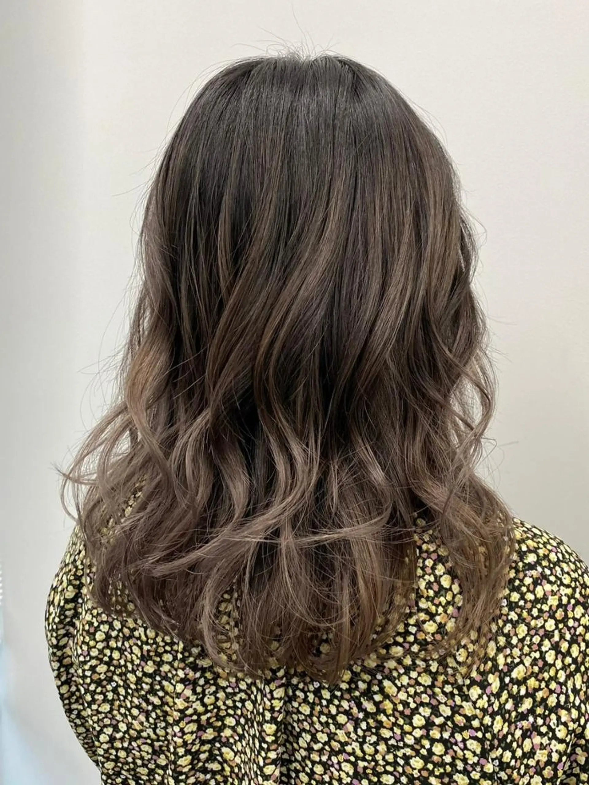 ロング カラー カット ヘアカラー トリートメント 公式 Ease by amble luxeのヘアスタイル