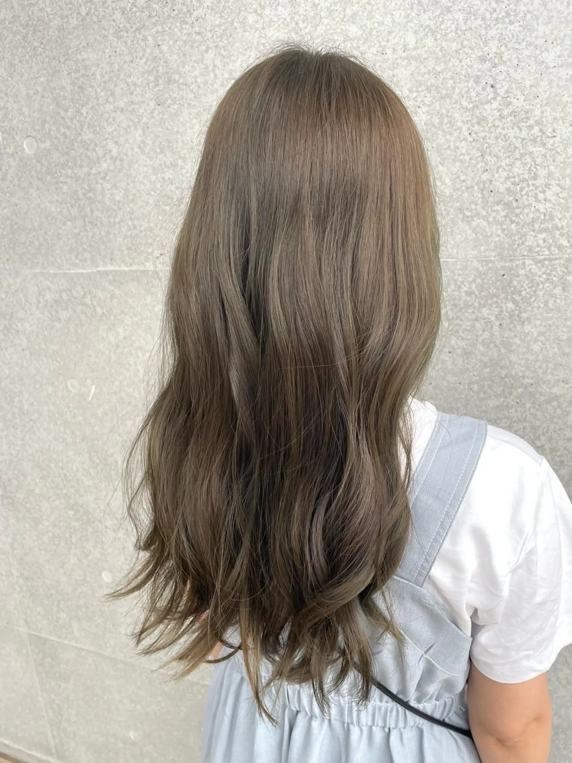 ロング アッシュ カット ヘアカラー 坂本 勇将のヘアスタイル