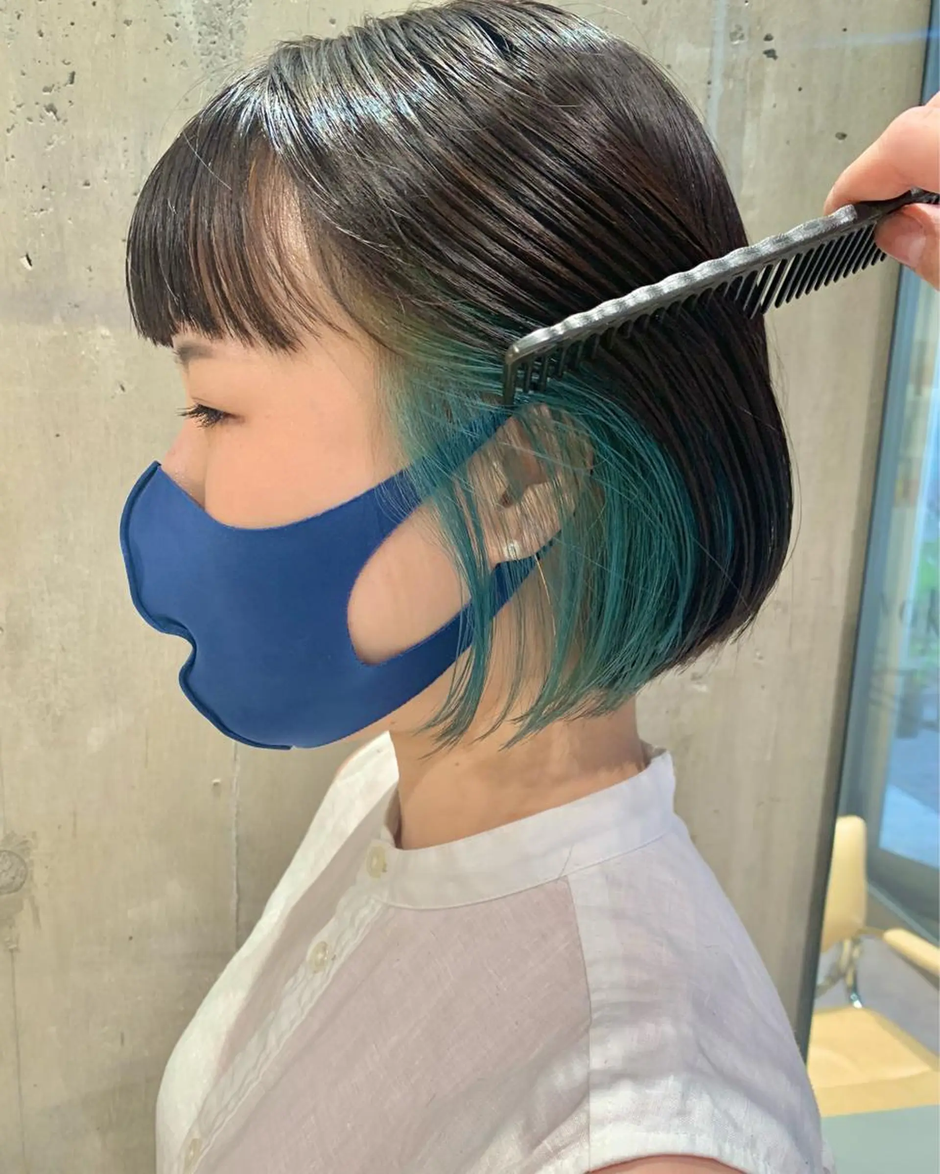 ショート カラー ブルーカラー iLi所属・iLi 《イリ》のヘアスタイル