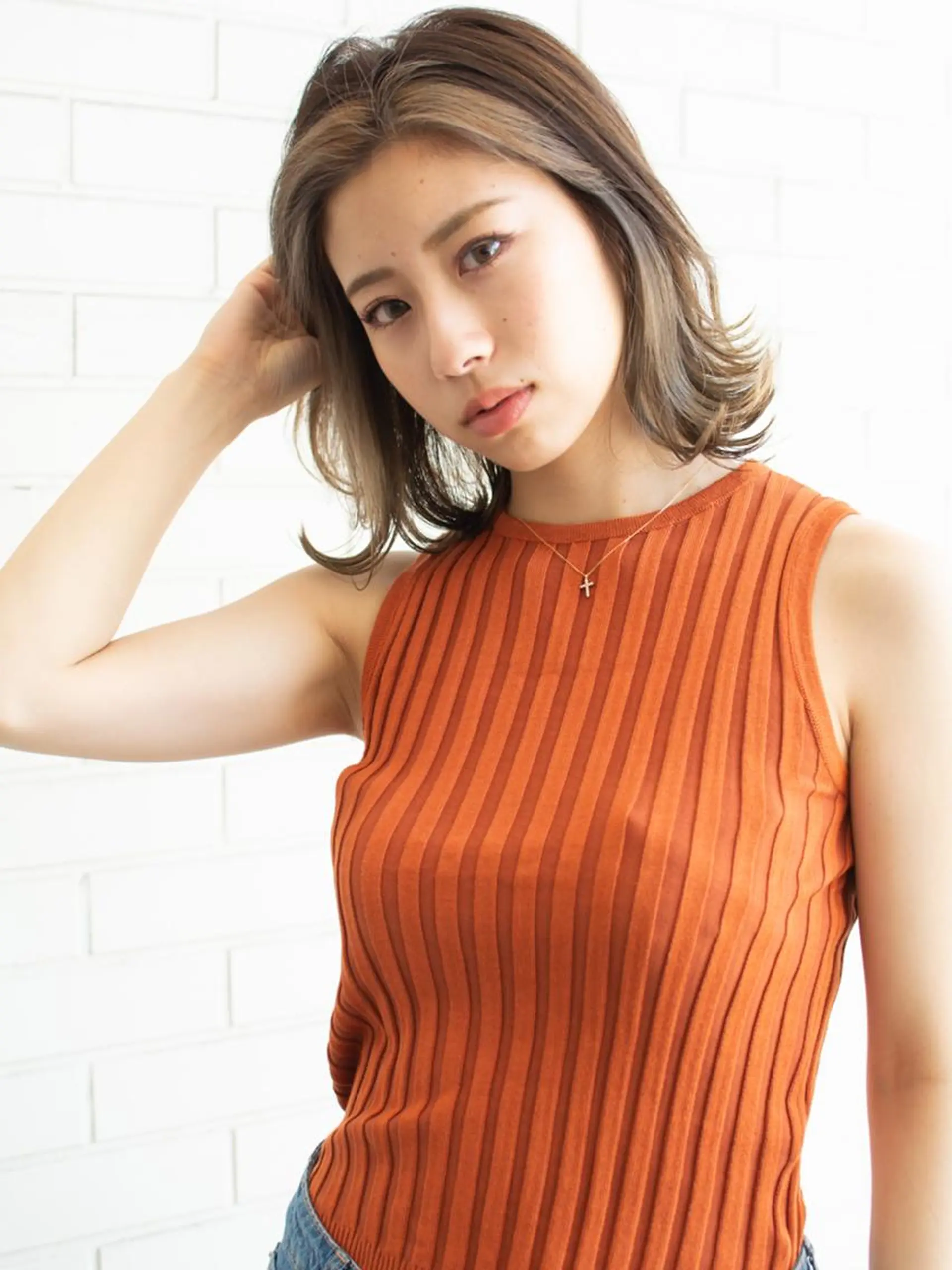 ミディアム アッシュ ボブ 外国人風カラー かきあげバング 外ハネヘア 撮影モデル 斉藤 正敏のその他イメージ