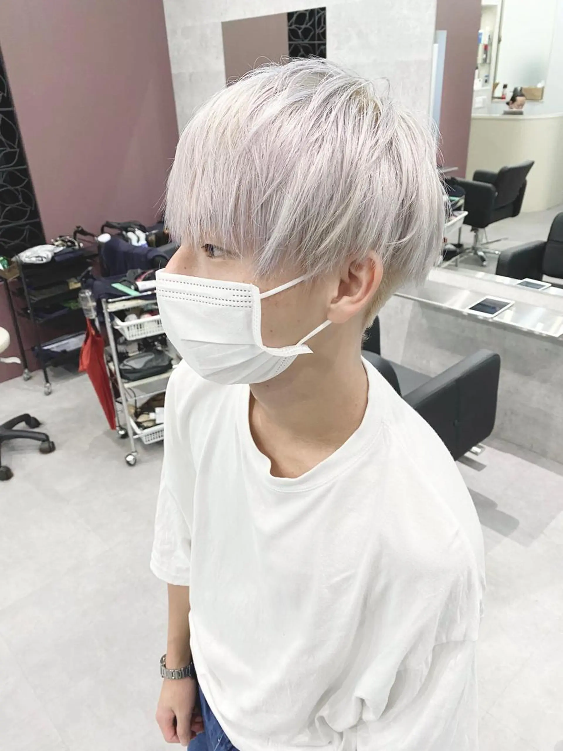 カラー メンズ メンズブリーチ メンズハイトーン ブリーチ ダブルカラー ハイトーンカラー Via officialのヘアスタイル