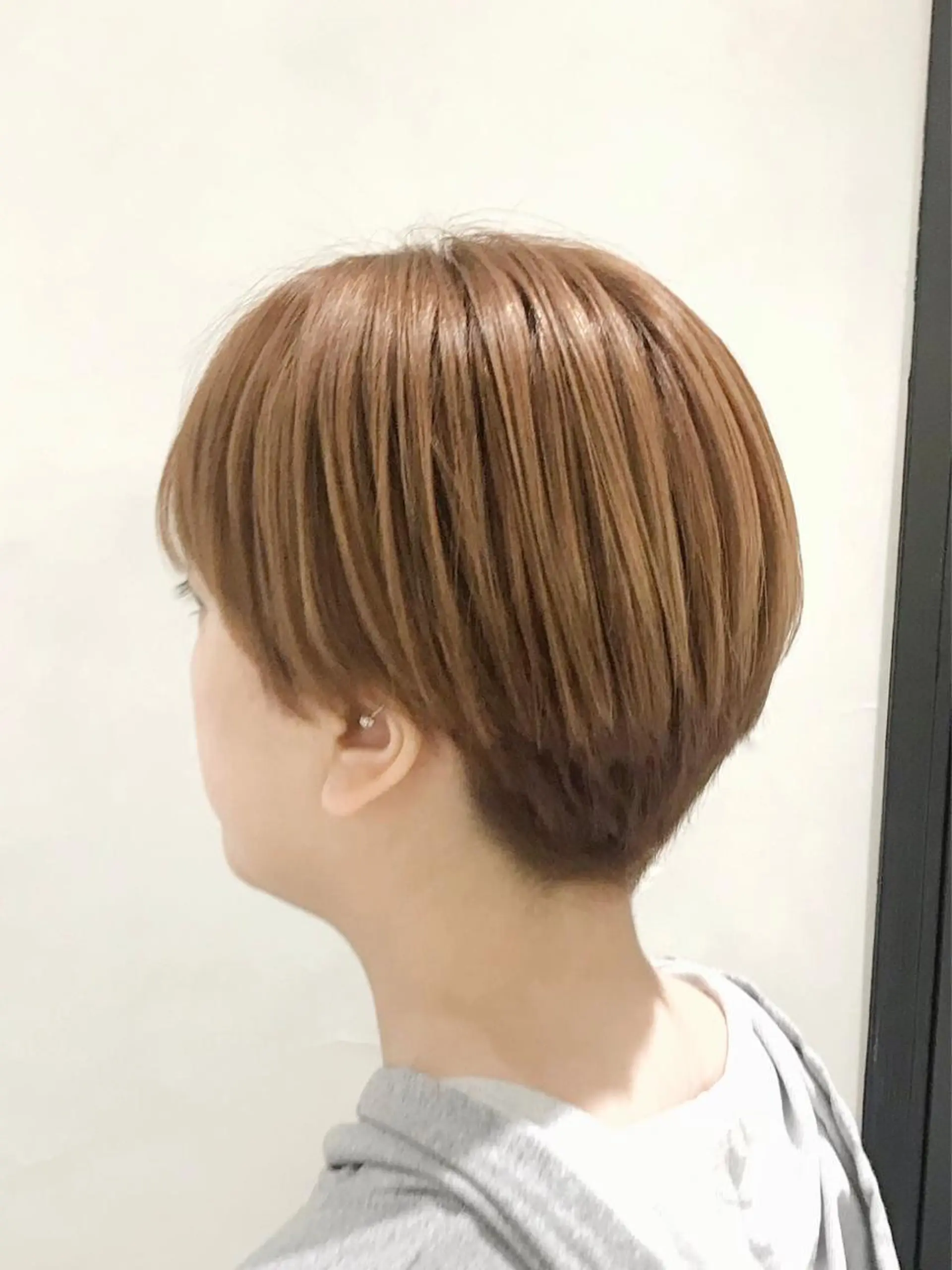 ショート カラー トリートメント カット ヘアカラー トリートメント やなせ かすみのヘアスタイル