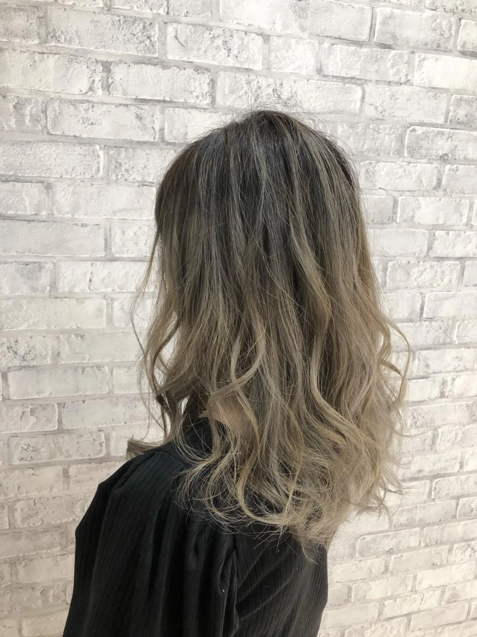 セミロング レイヤーカット ヘアカラー トリートメント 秋山 幸太のヘアスタイル