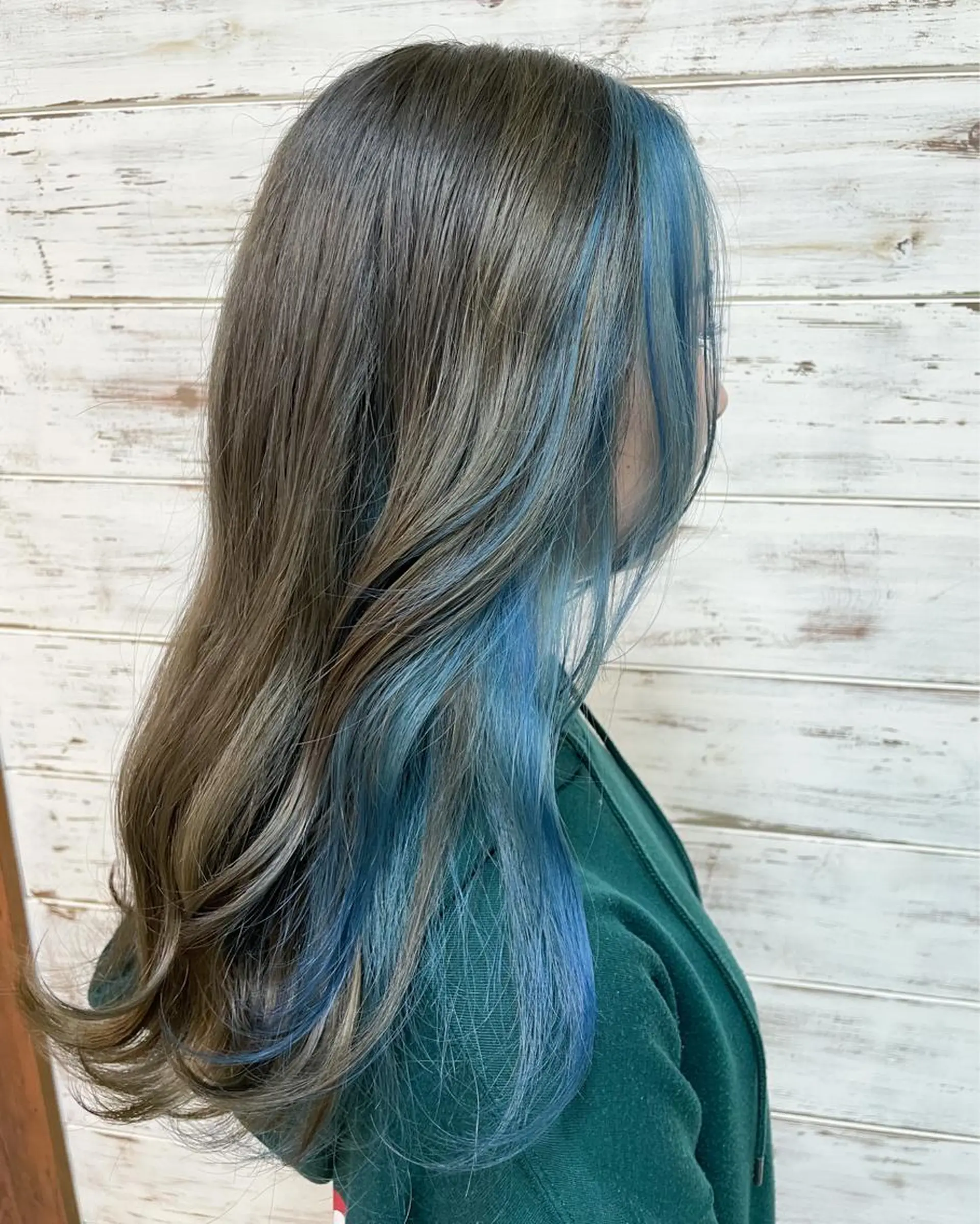 ロング カラー ミストバング ブルーカラー  フェイスフレーミング カット ヘアカラー トリートメント イワタ マハ/ minim hairのヘアスタイル