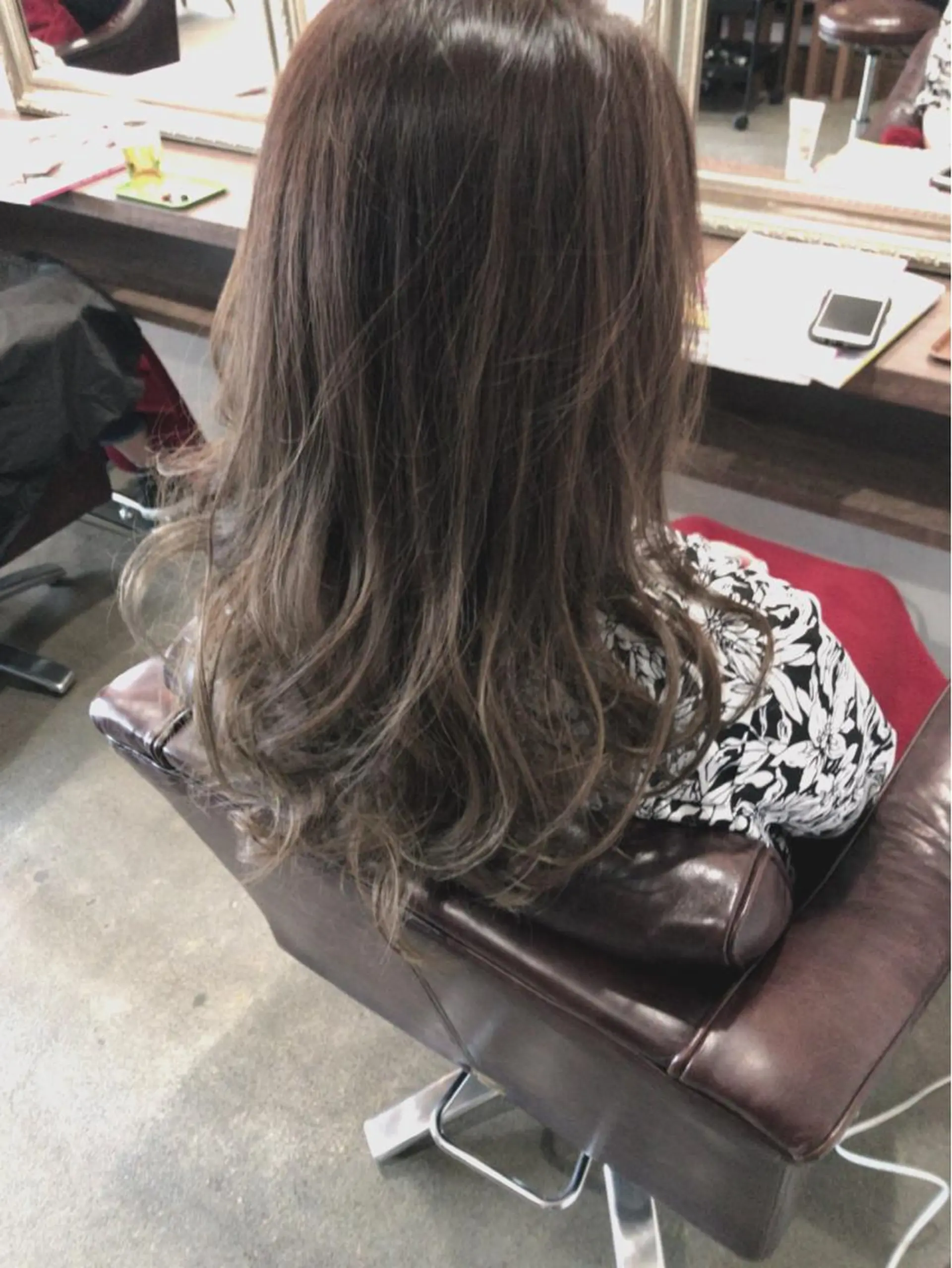 ロング カラー レイヤーカット匠 イソザキノリユキのヘアスタイル