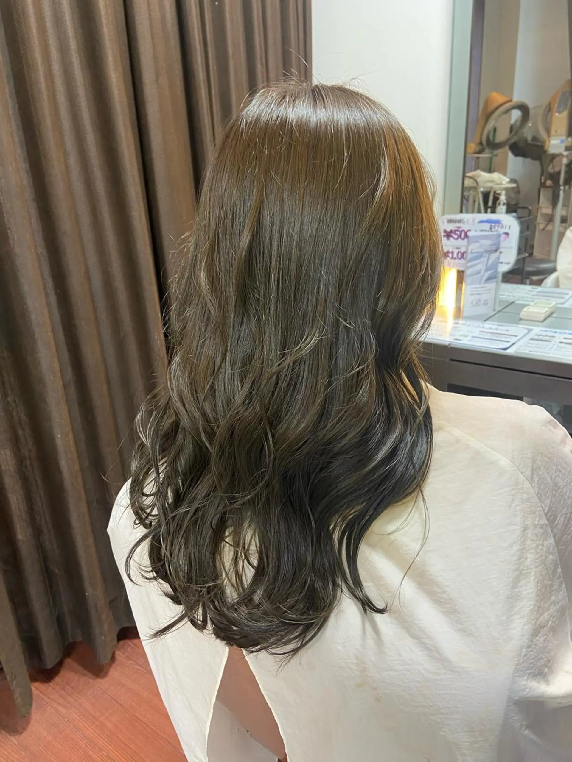 ロング 瀧下 唯のヘアスタイル