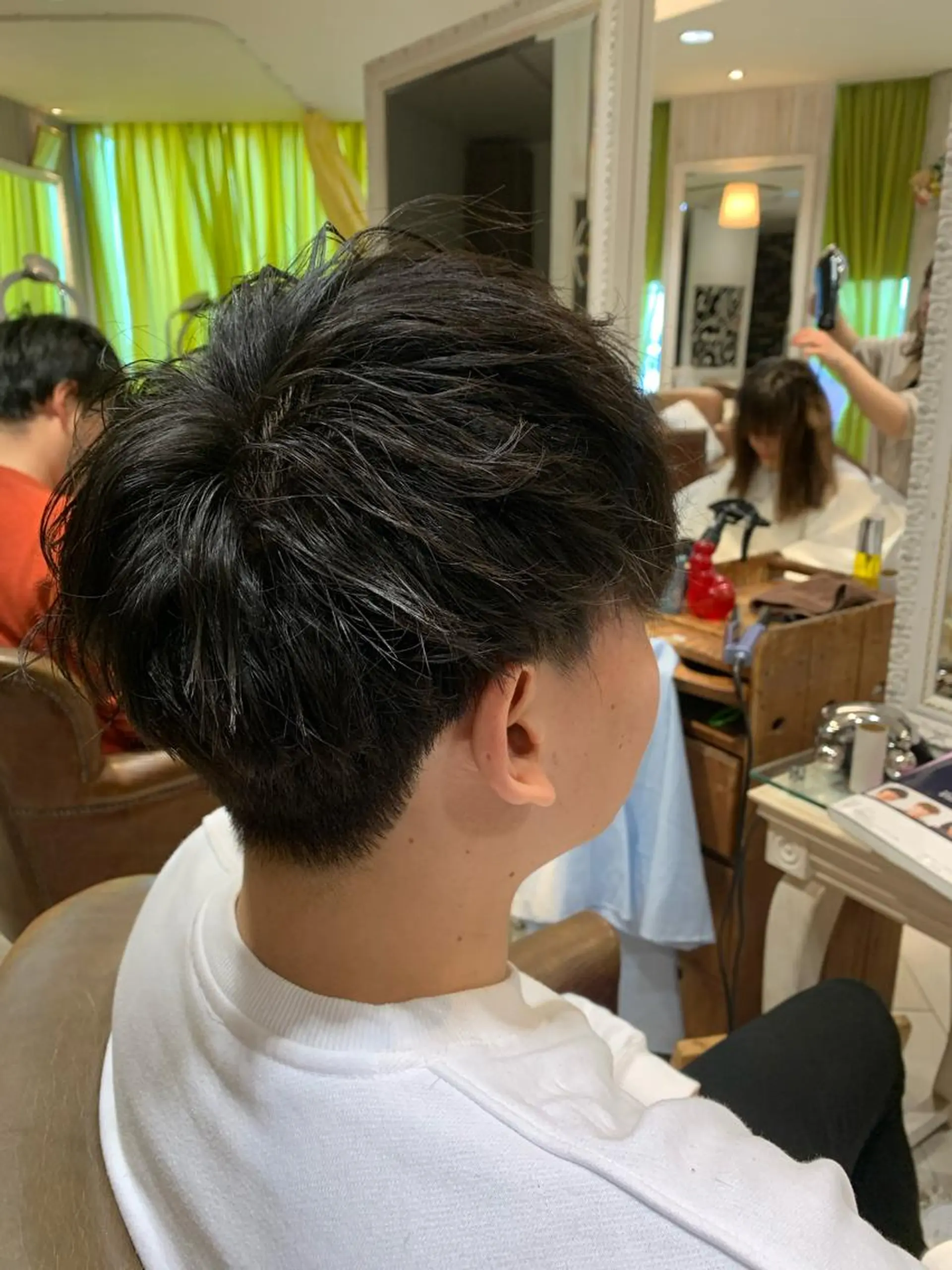 カラー パーマ メンズ 増渕 駿介のヘアスタイル