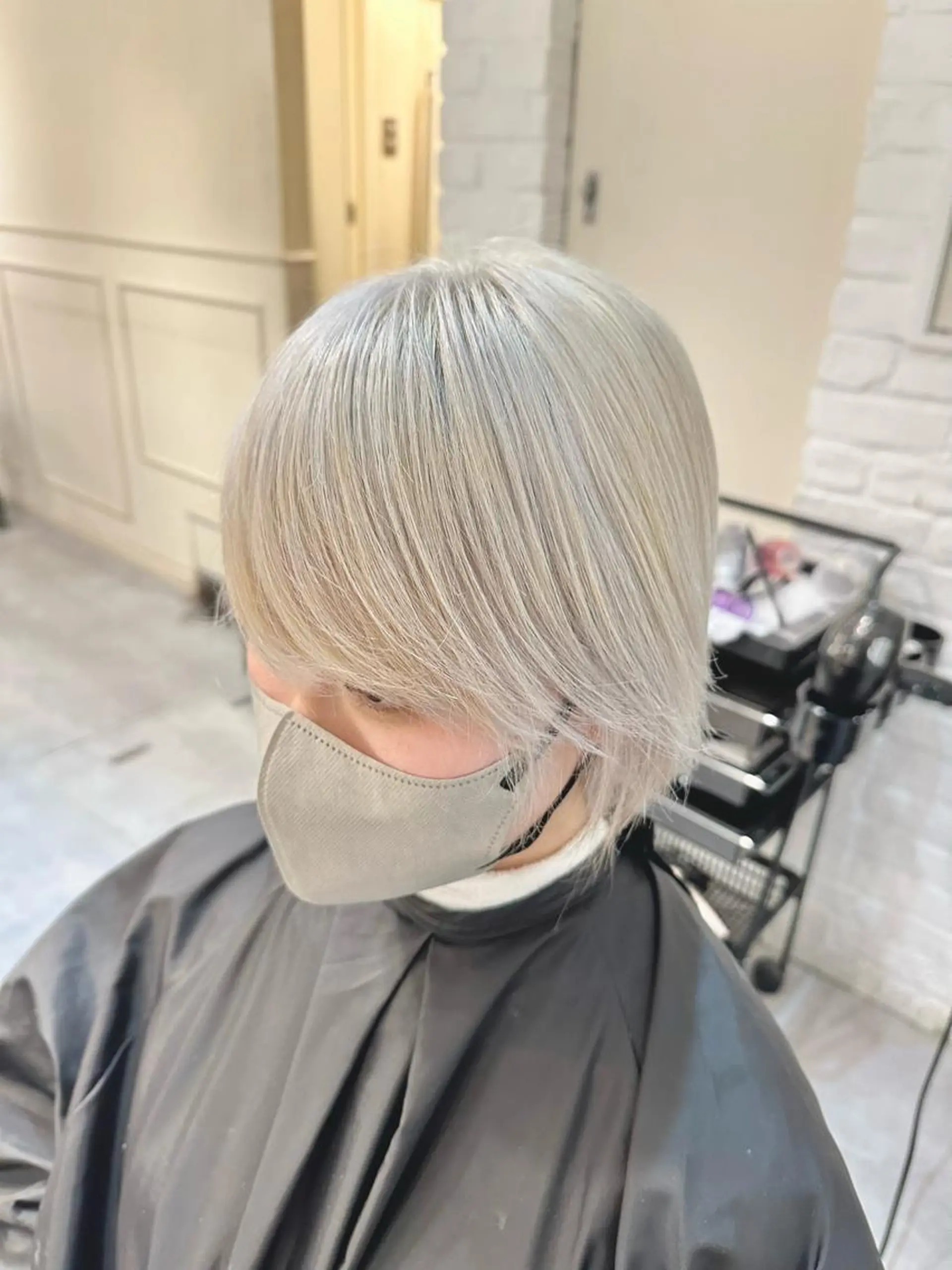 ショート カラー ROVER所属・👑ホワイトカラー ブロンド特化👑映人のヘアスタイル