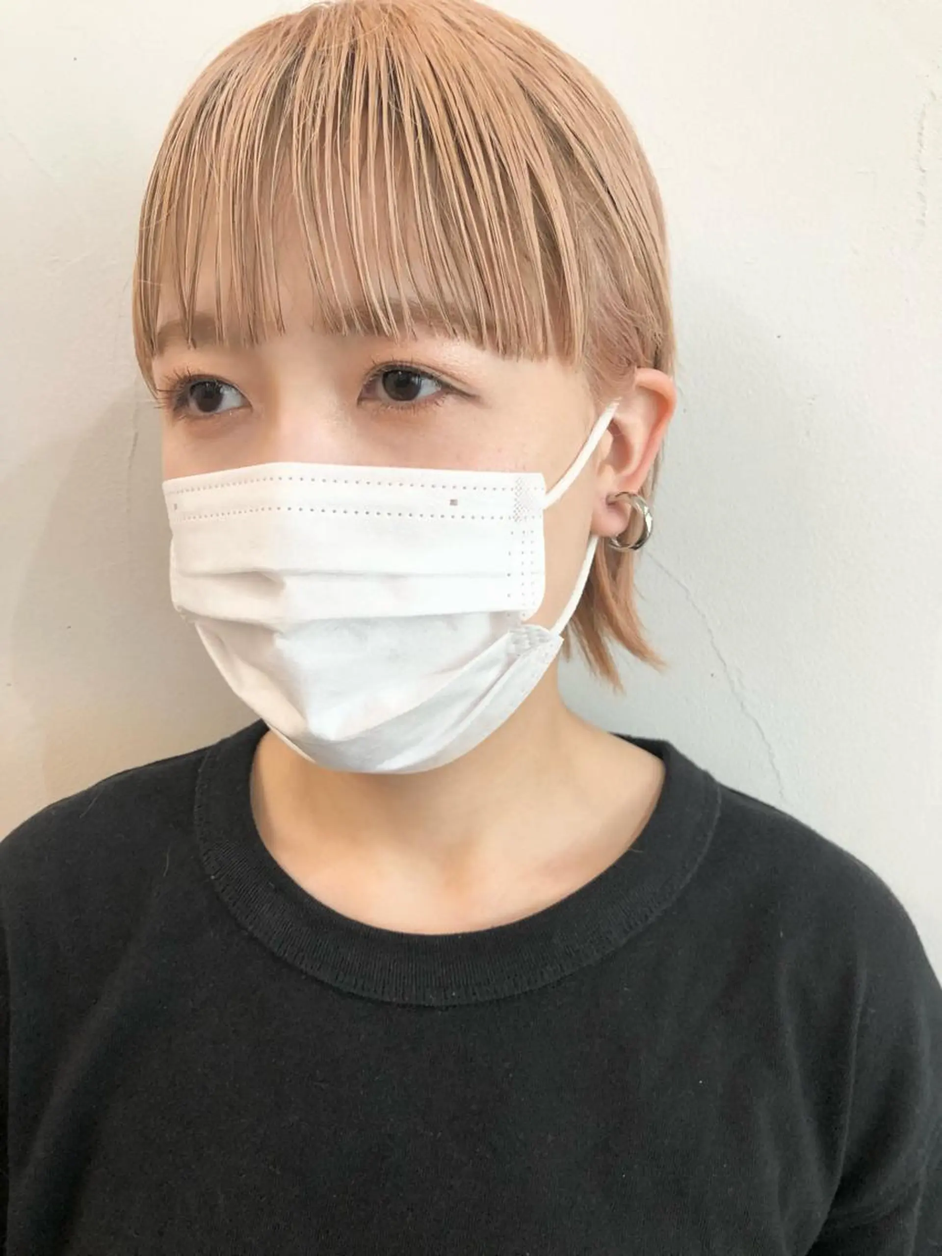 ショート カラー 切りっぱなしボブ ベージュカラー ブリーチ ブロンド ブロンドベージュ カット ヘアカラー 千葉 郁也のヘアスタイル