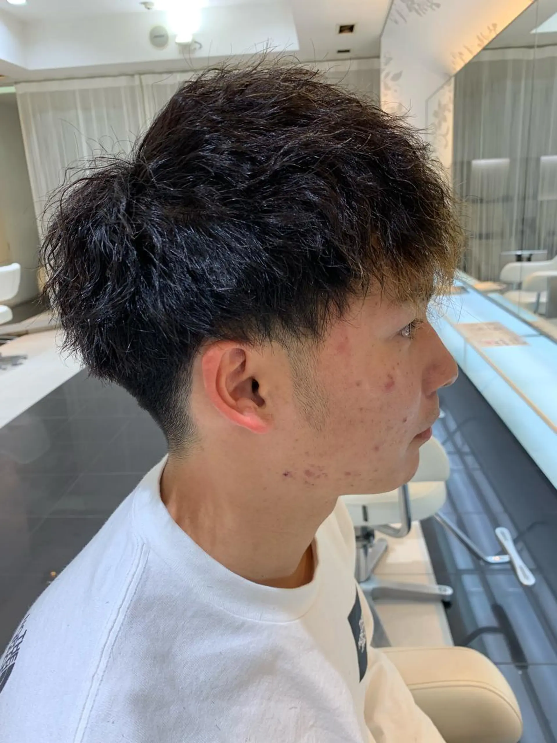 ショート パーマ メンズ マッシュ メンズパーマ メンズツイストパーマ ツイストパーマ 赤み消しカラー /透明感カラー 上長のヘアスタイル