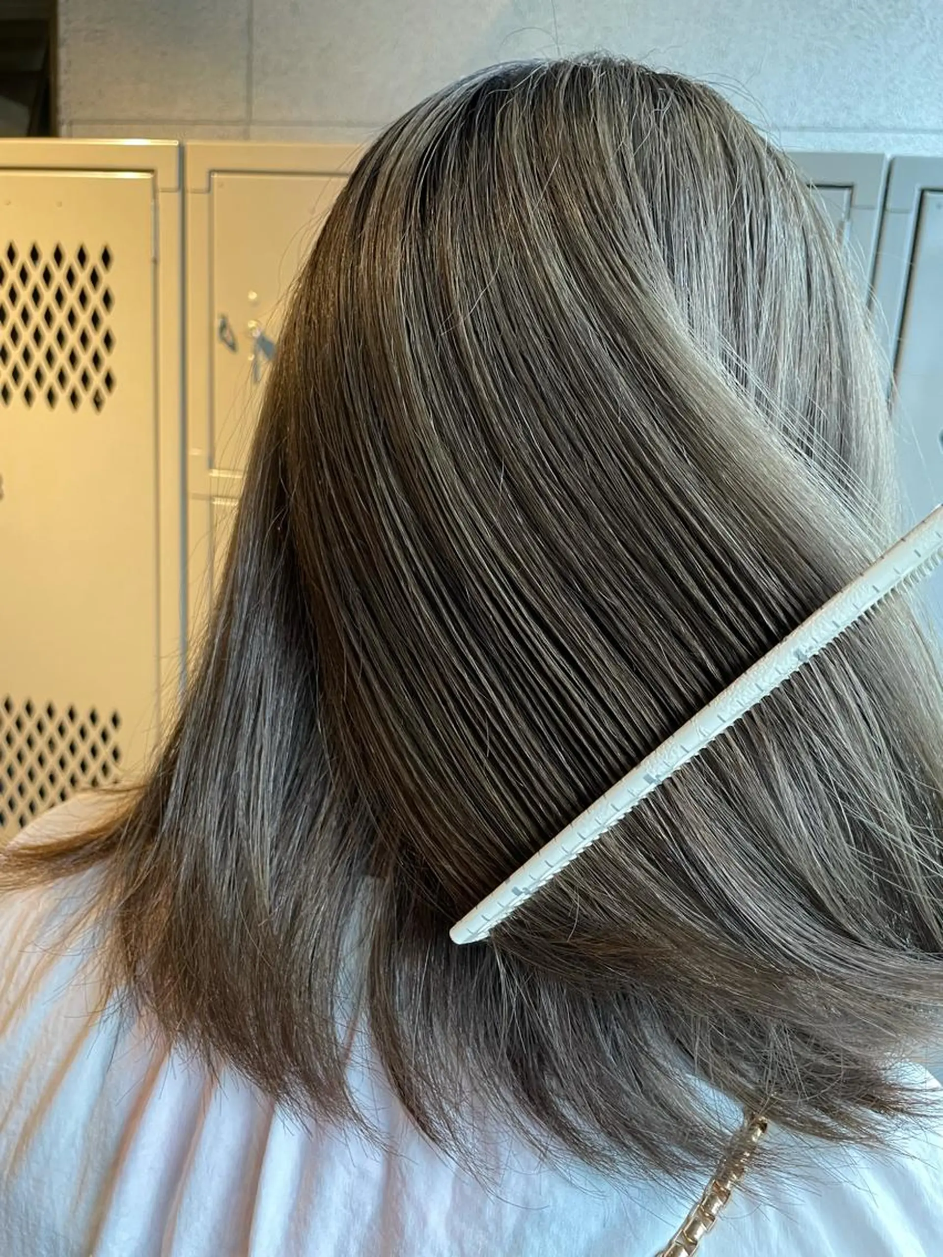 ミディアム アッシュ アッシュグレー qulim所属・qulim【クリム】 /ハイトーン/海音のヘアスタイル