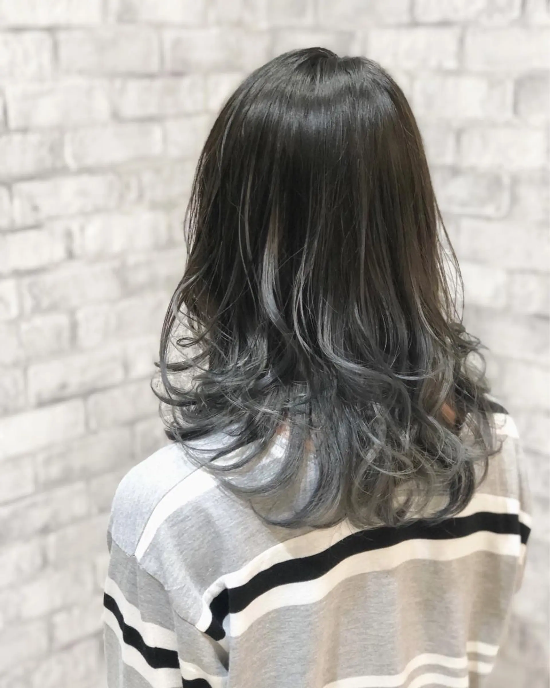 ミディアム カラー ヘアアレンジ グラデーションカラー グレージュ カット ヘアカラー トリートメント 秋山 幸太のヘアスタイル