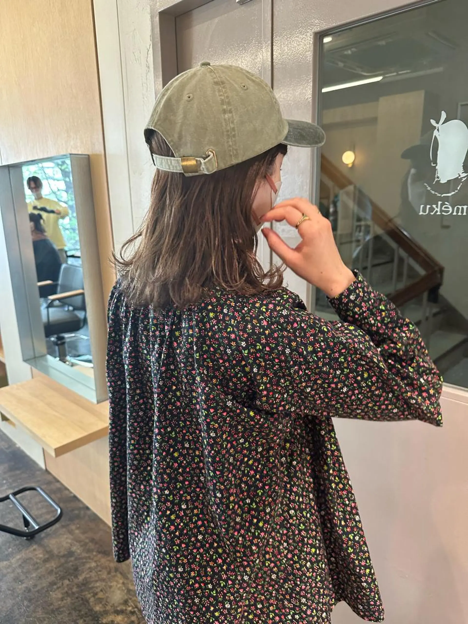 ミディアム カラー ベージュカラー オリーブベージュ カット ヘアカラー yupi🐈‍⬛ レイヤー/パーマのヘアスタイル