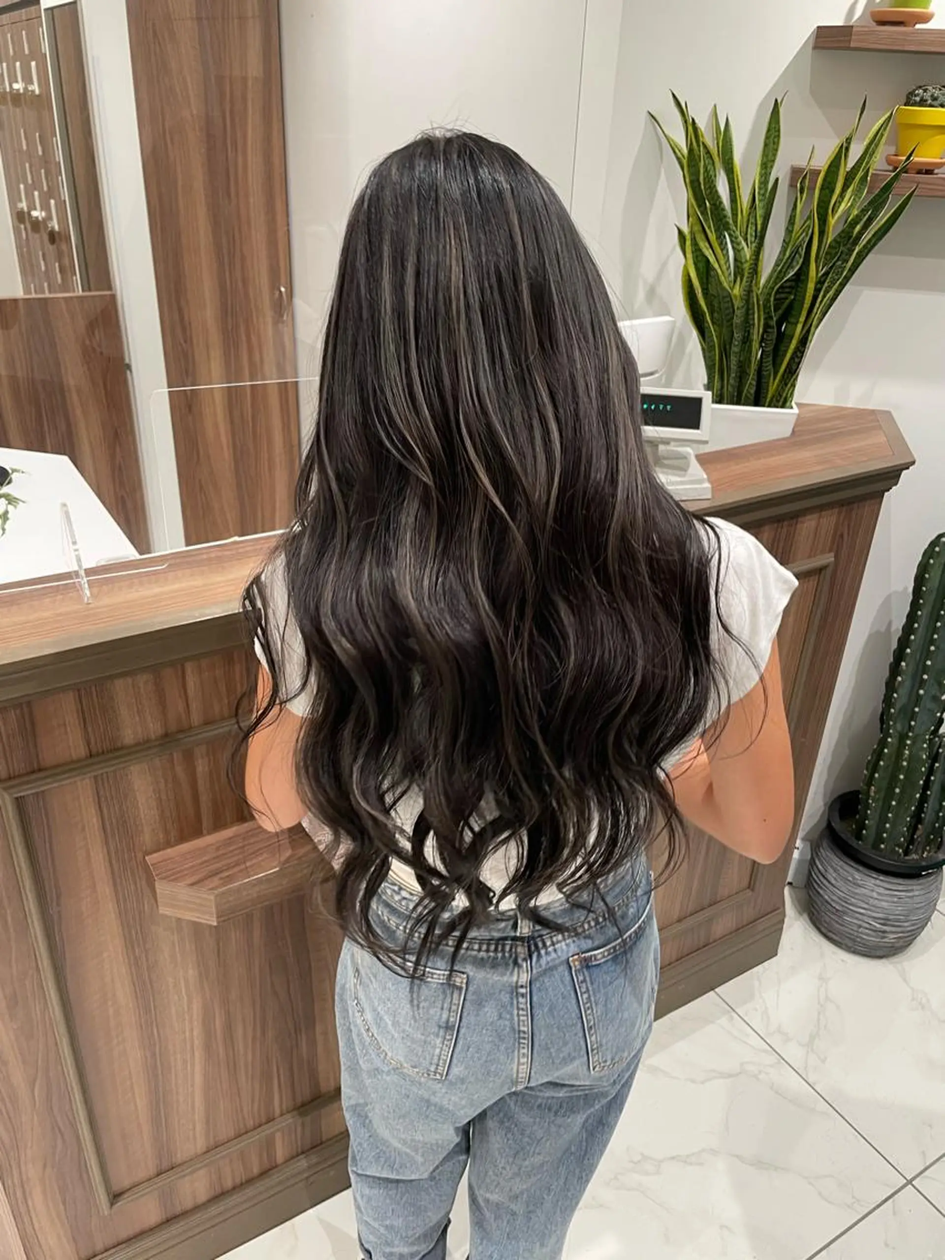 セミロング カラー ヘアアレンジ ブリーチ ケアブリーチ ダブルカラー イヤリングカラー ハイライトカラー ヘアカラー 🇰🇷韓国ヘア★ 副店長.쿠리타⭐︎のヘアスタイル