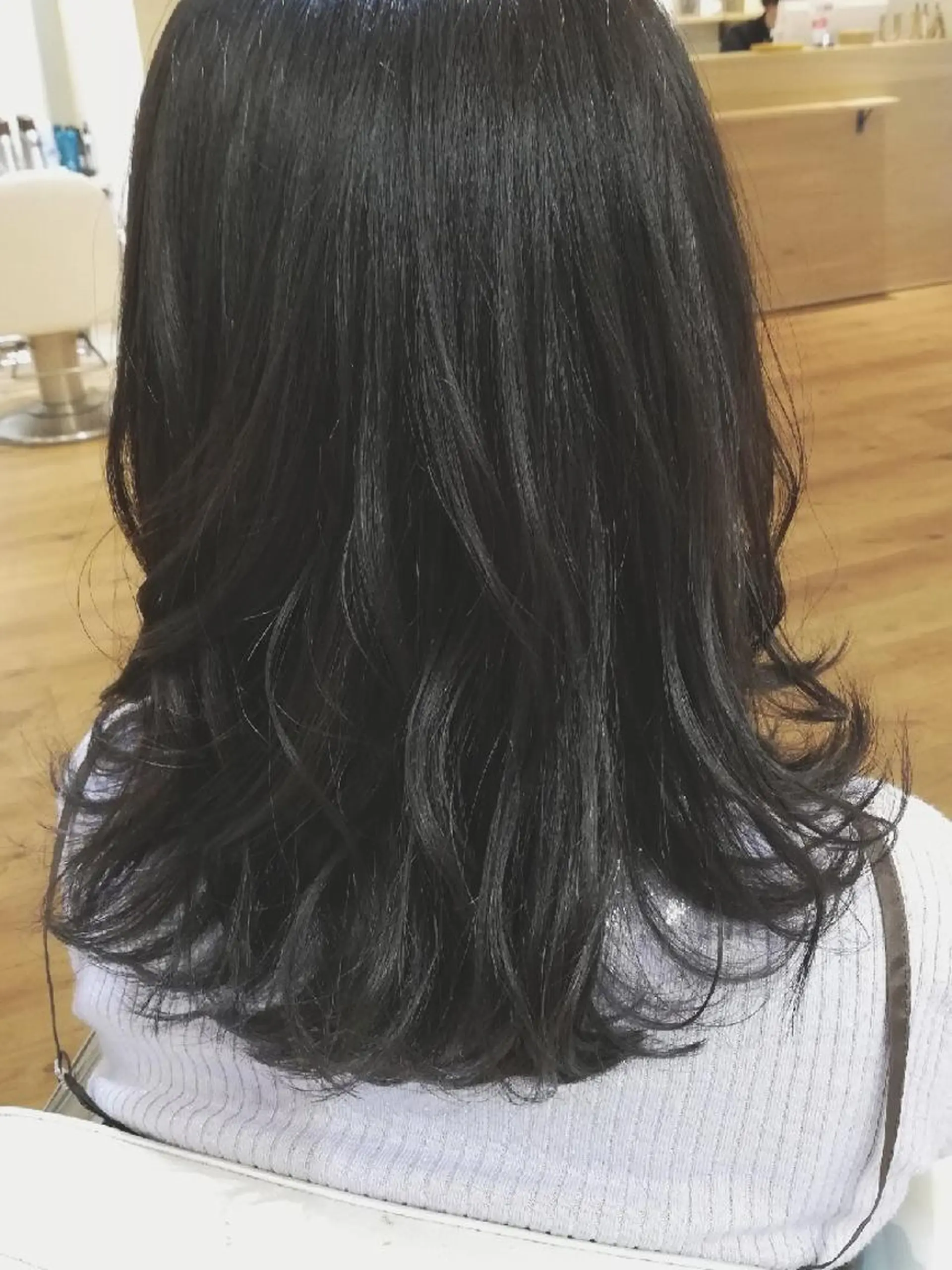 セミロング NEWI京橋 *satokoのヘアスタイル